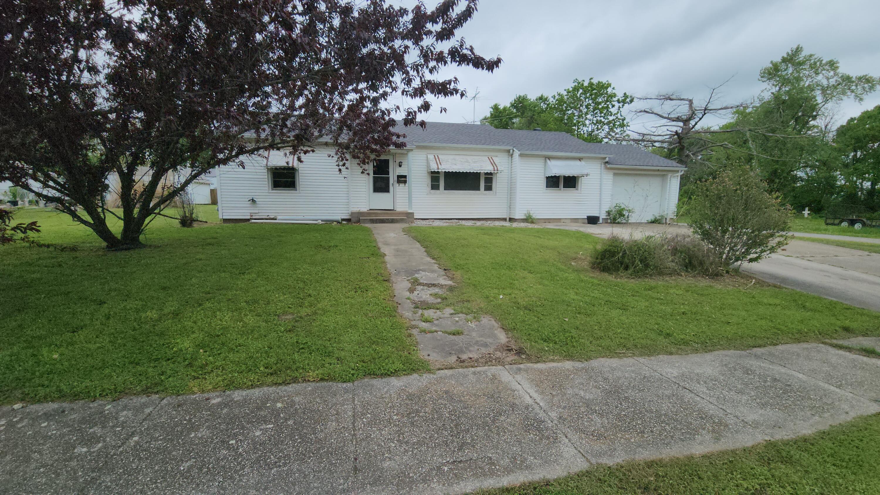 207 North Lilly Street Property Photo 1