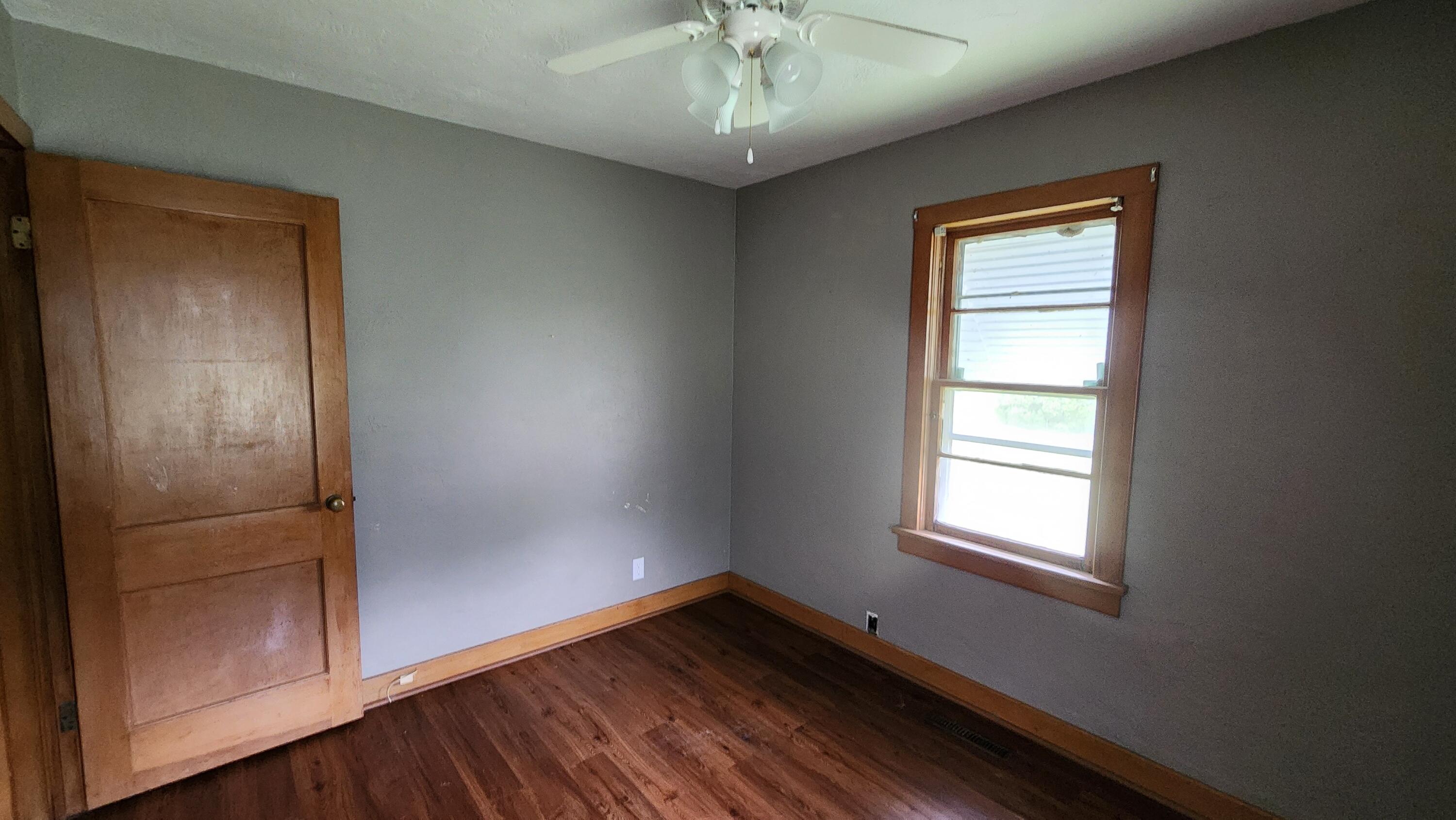 207 North Lilly Street Property Photo 5