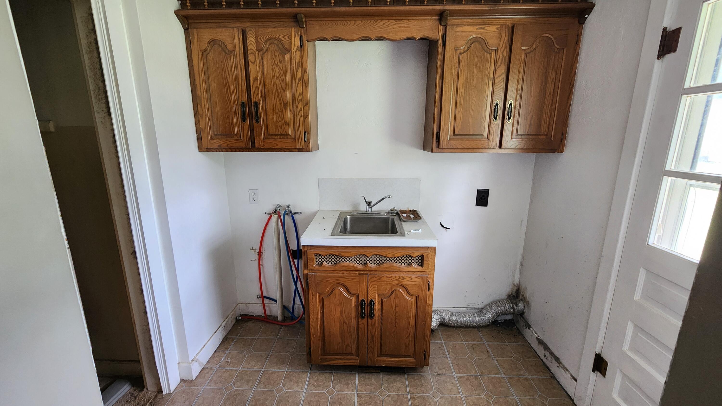 207 North Lilly Street Property Photo 11