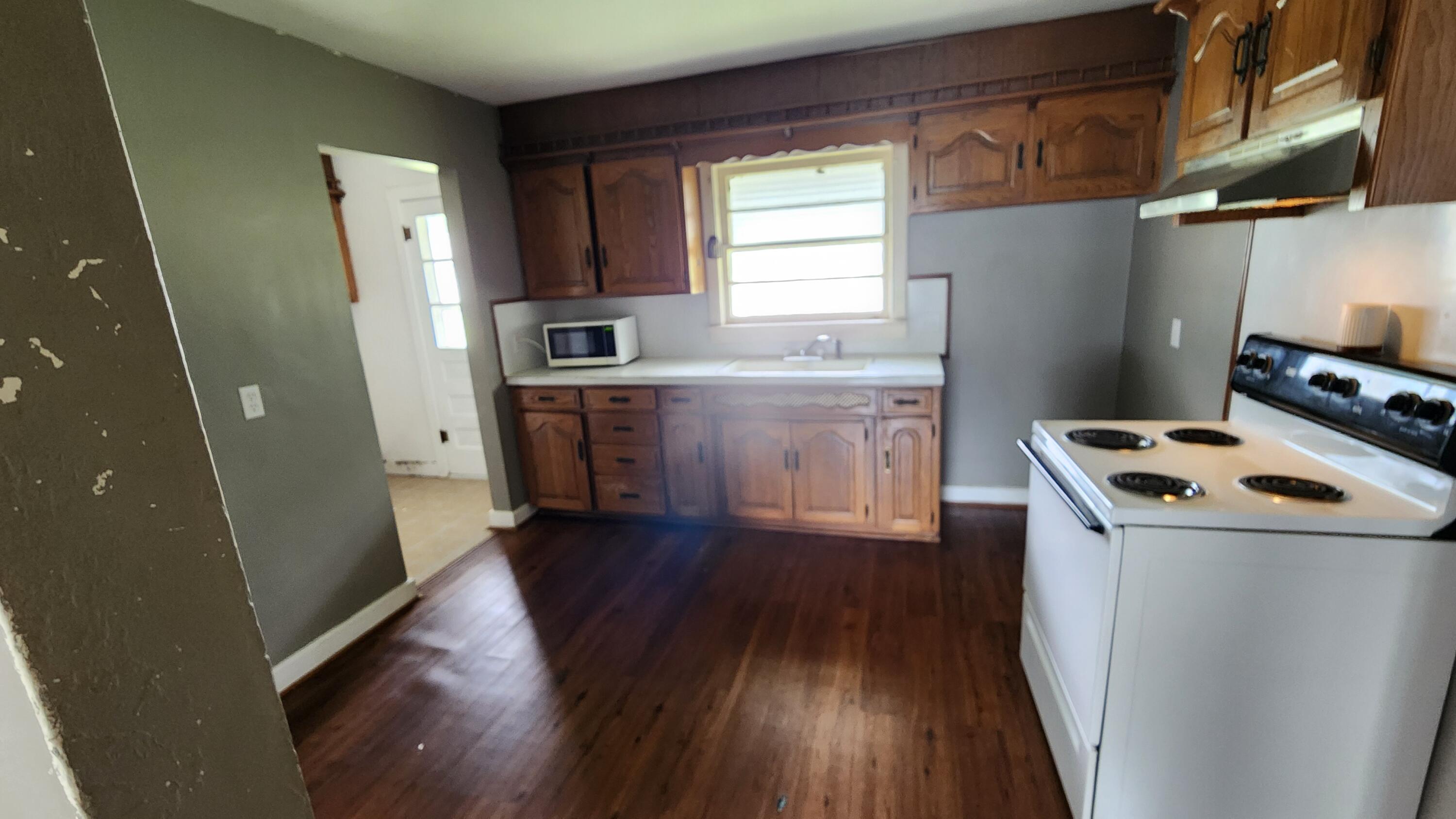 207 North Lilly Street Property Photo 14