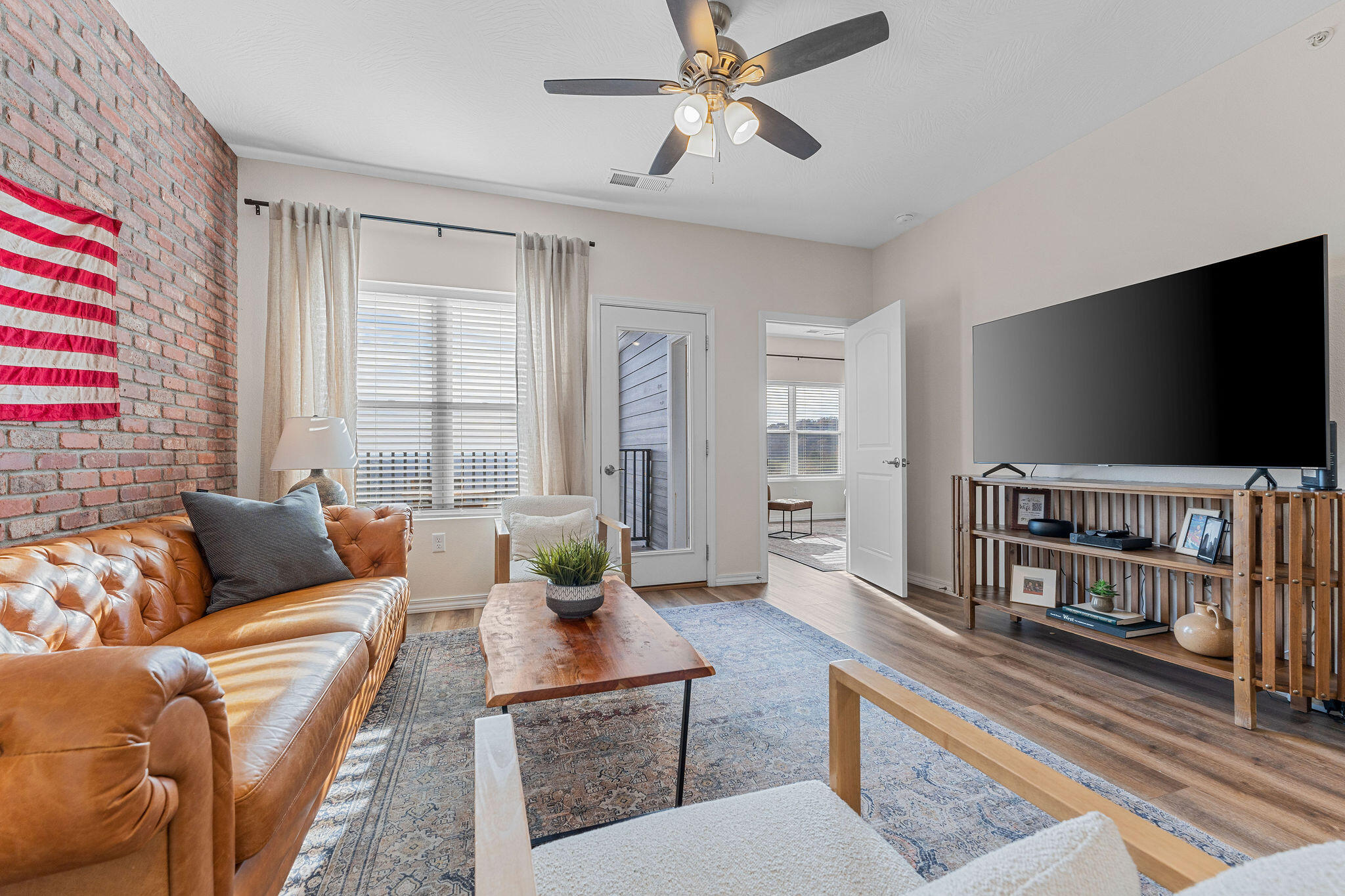 3111 South Vineyards Terrace Unit 6 Property Photo 6