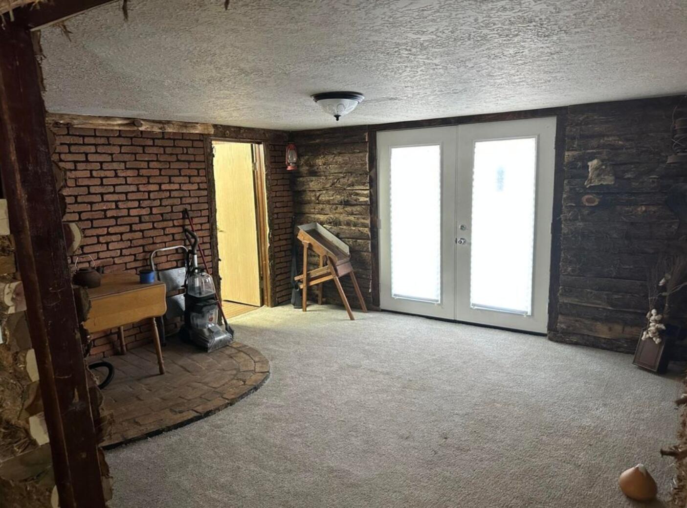 7 Box Street Property Photo 5