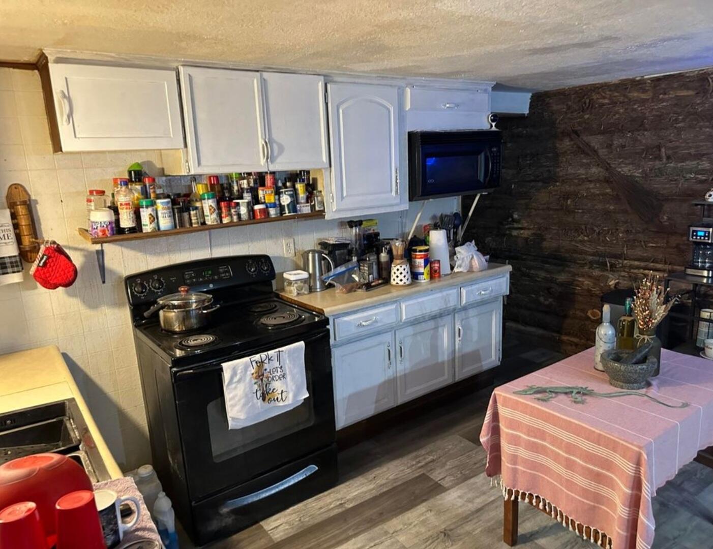 7 Box Street Property Photo 7