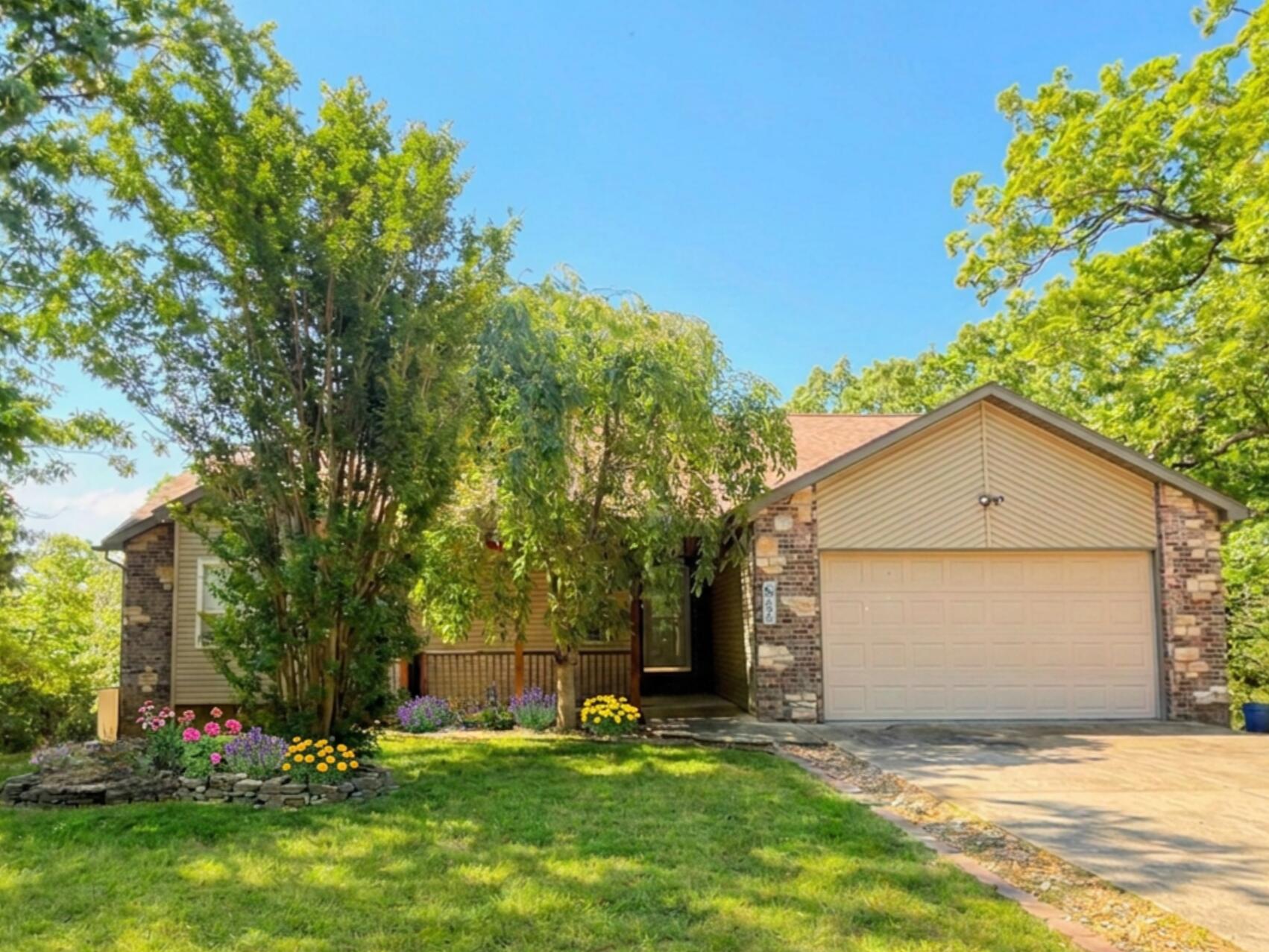 369 Crestview Drive Property Photo 1
