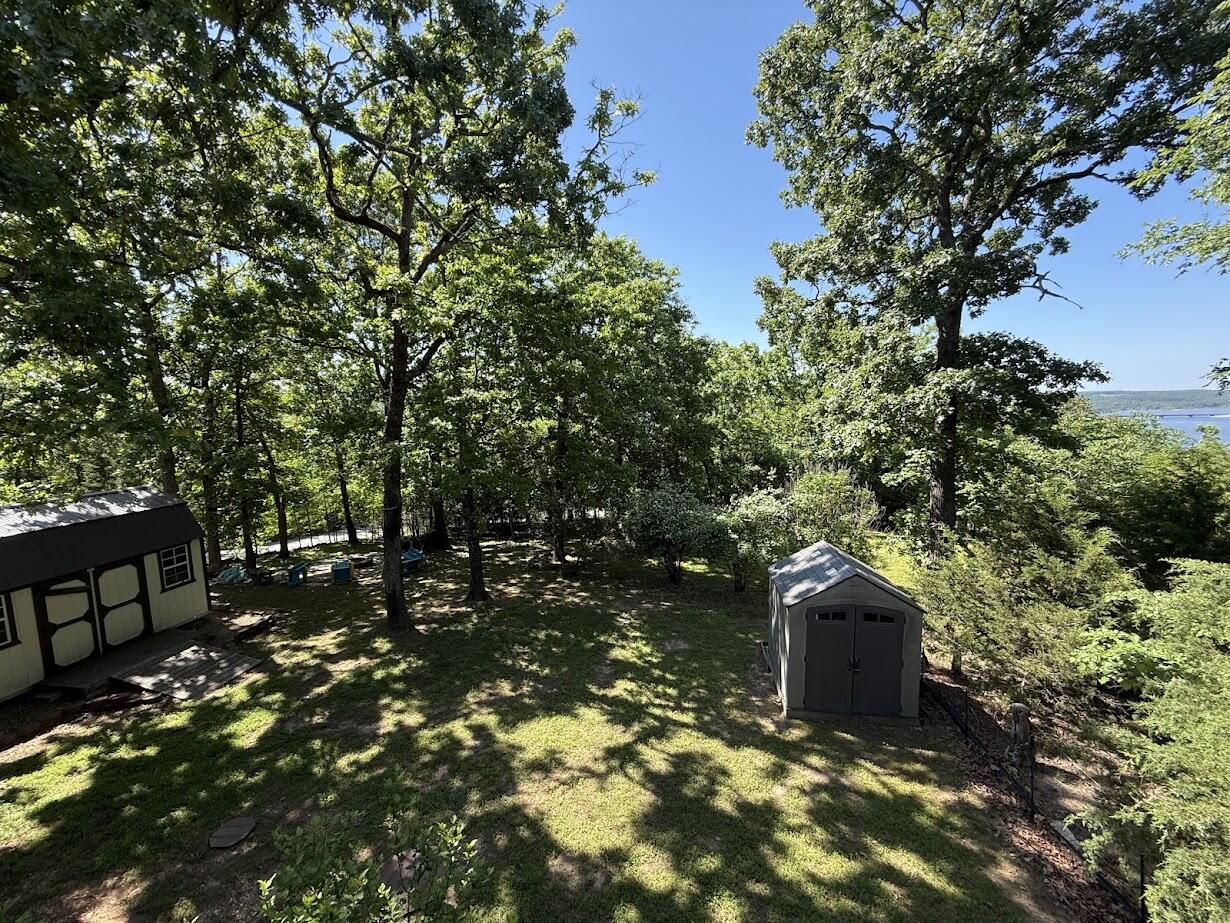 369 Crestview Drive Property Photo 4