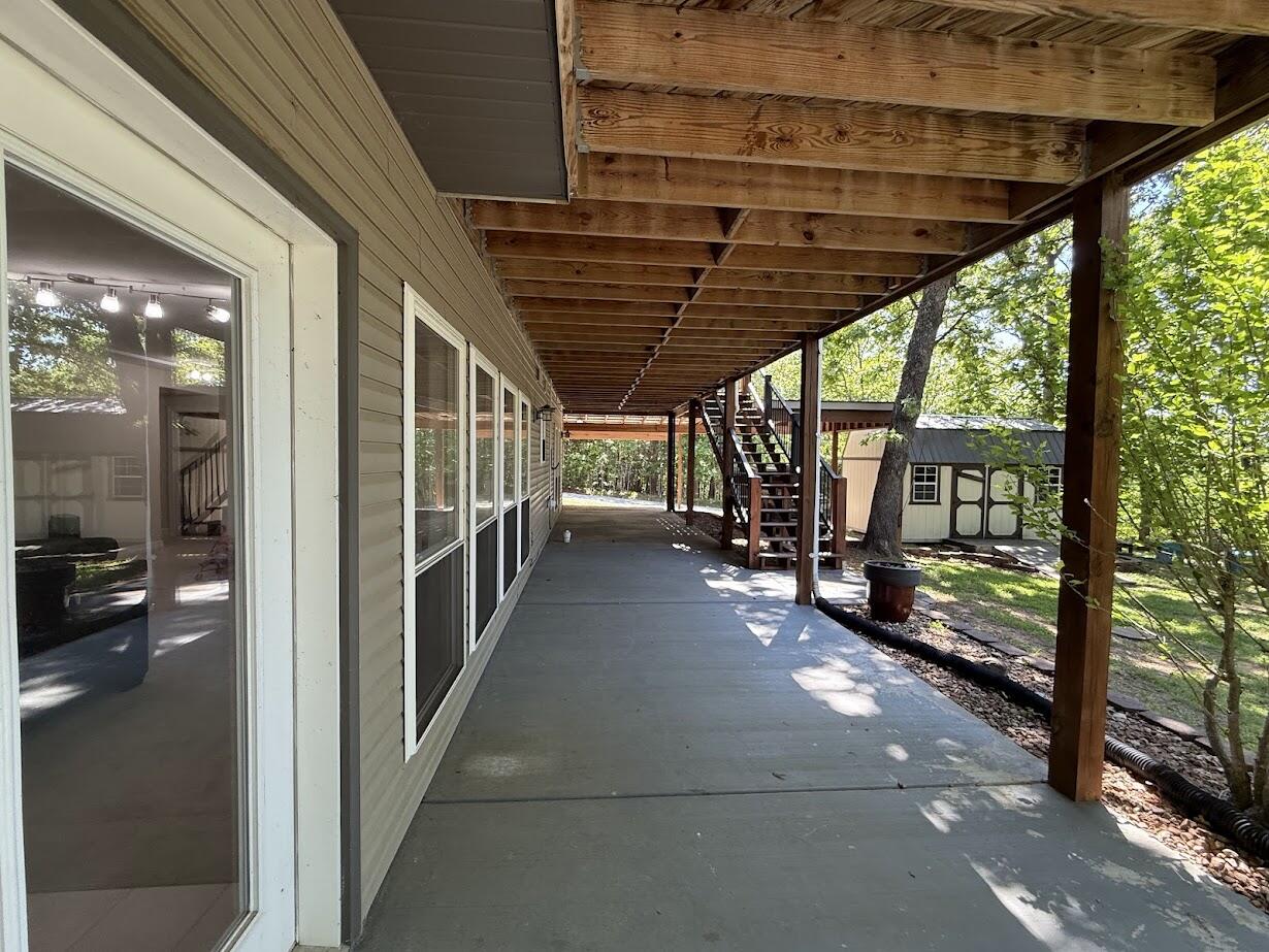 369 Crestview Drive Property Photo 6