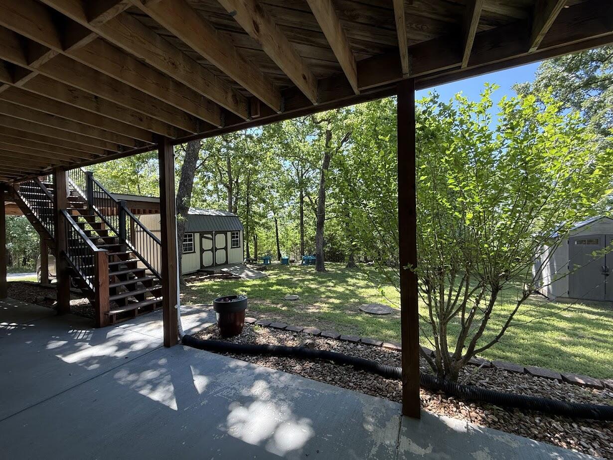 369 Crestview Drive Property Photo 7