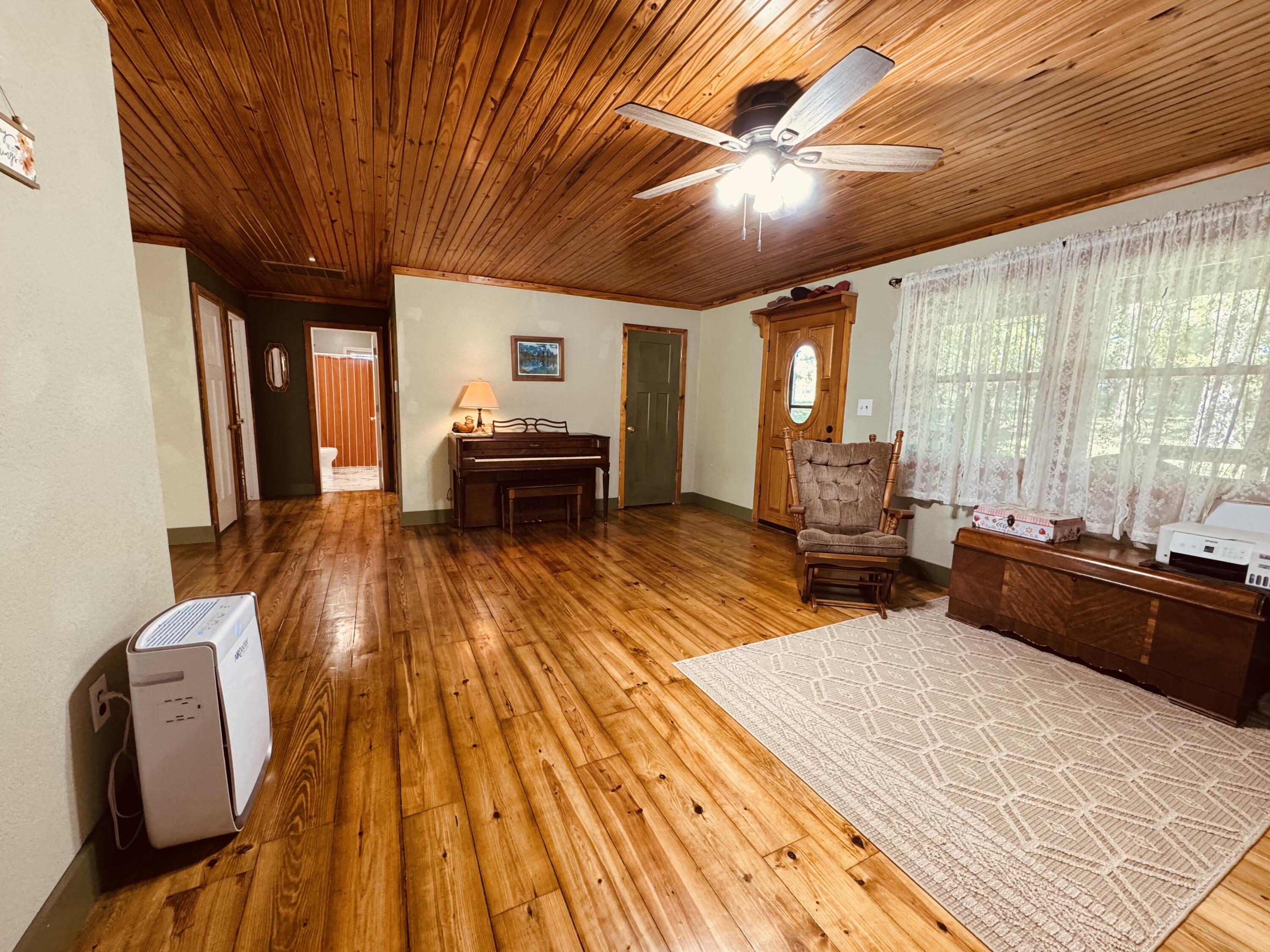 5341 Farm Road 1100 Property Photo 20