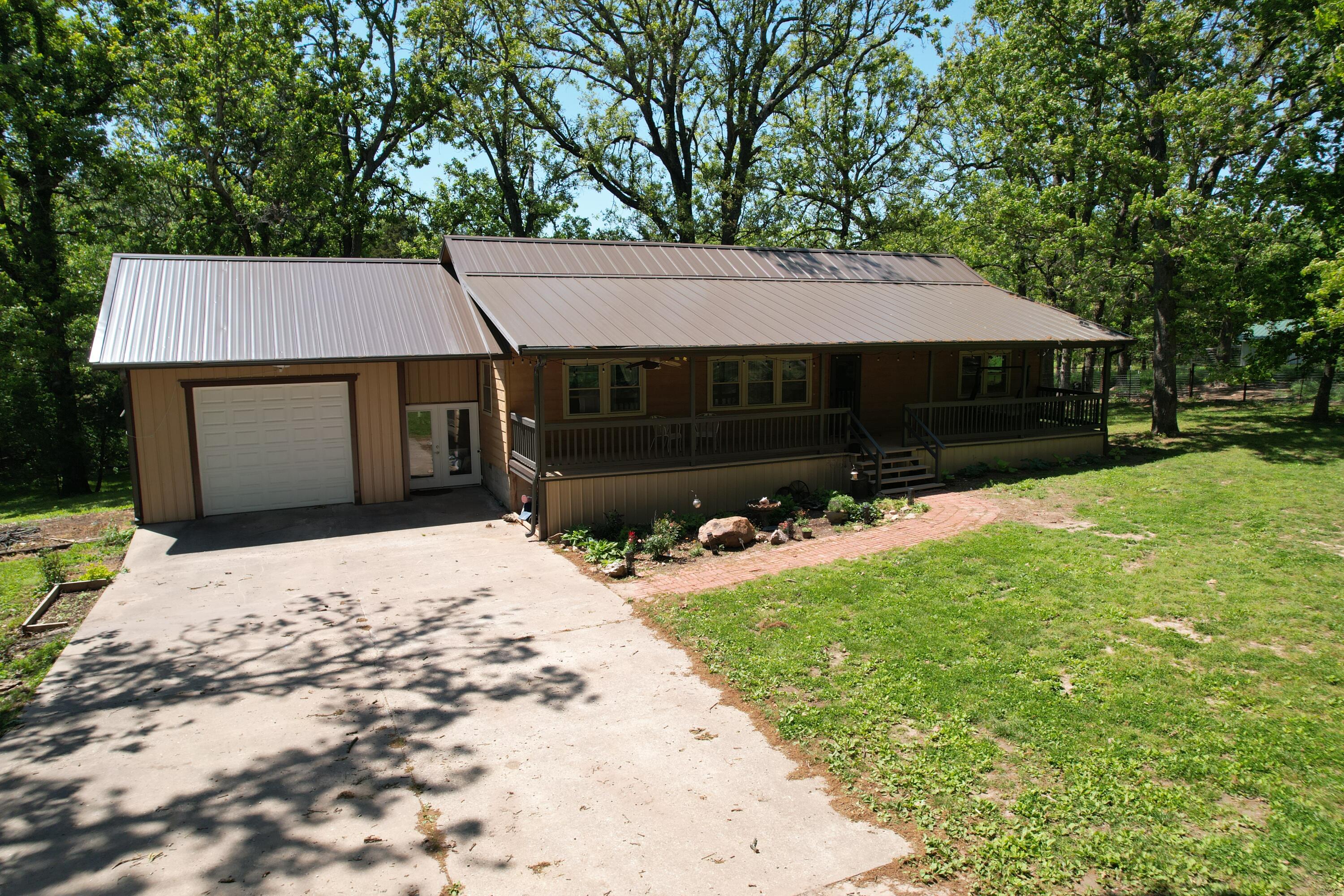 5341 Farm Road 1100 Property Photo 26