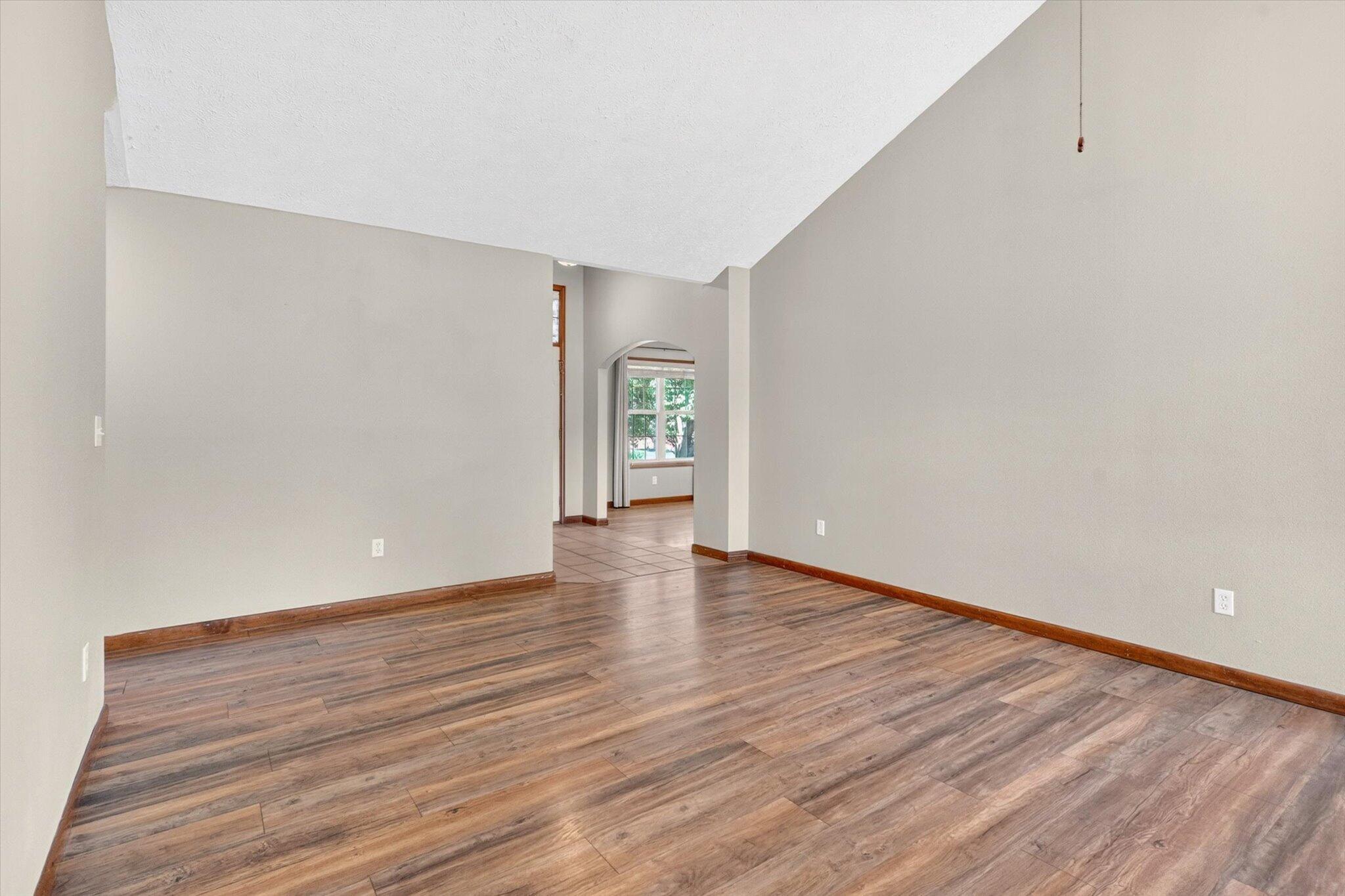 502 South Pepperhill Drive Property Photo 8