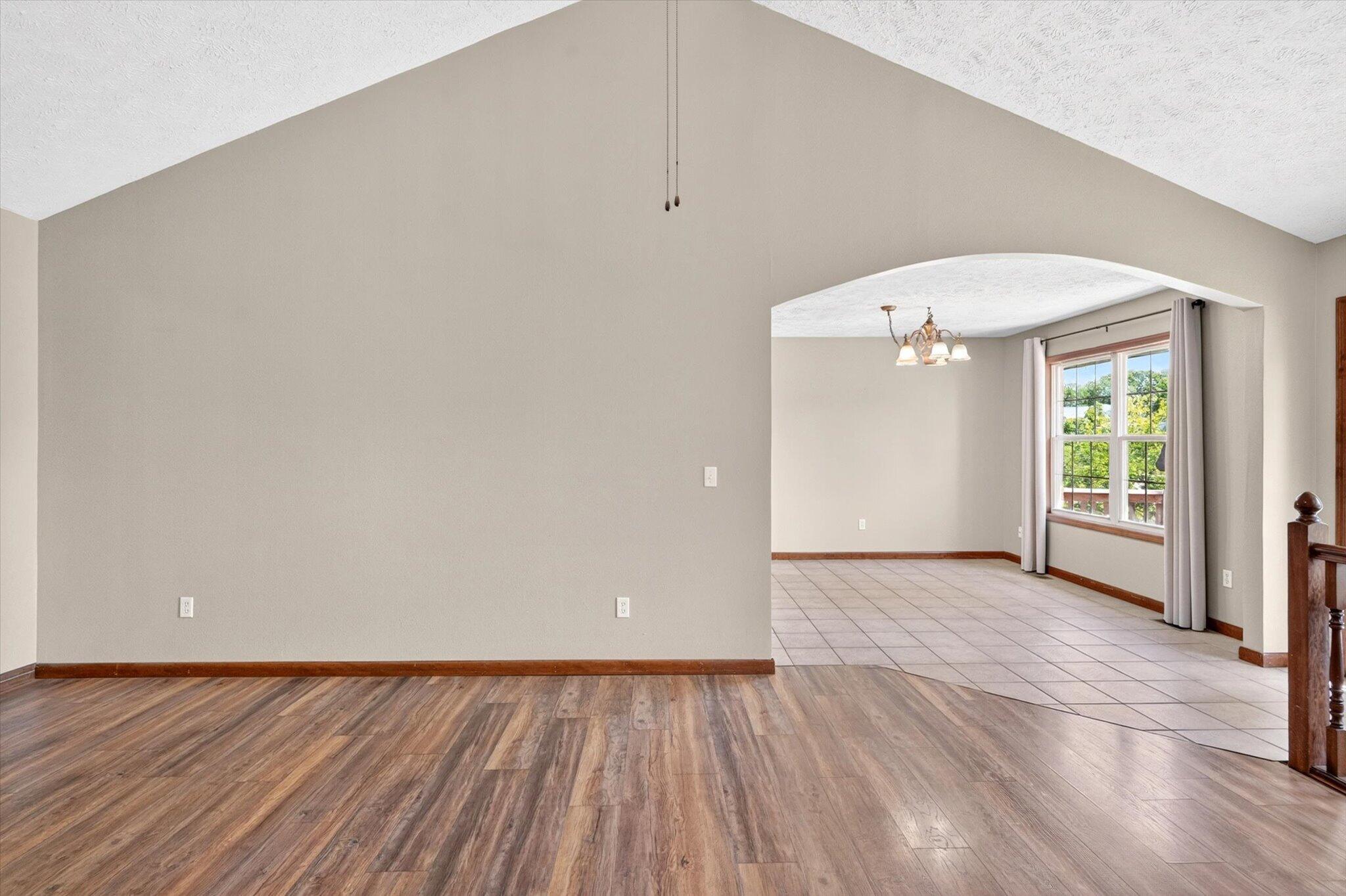 502 South Pepperhill Drive Property Photo 9