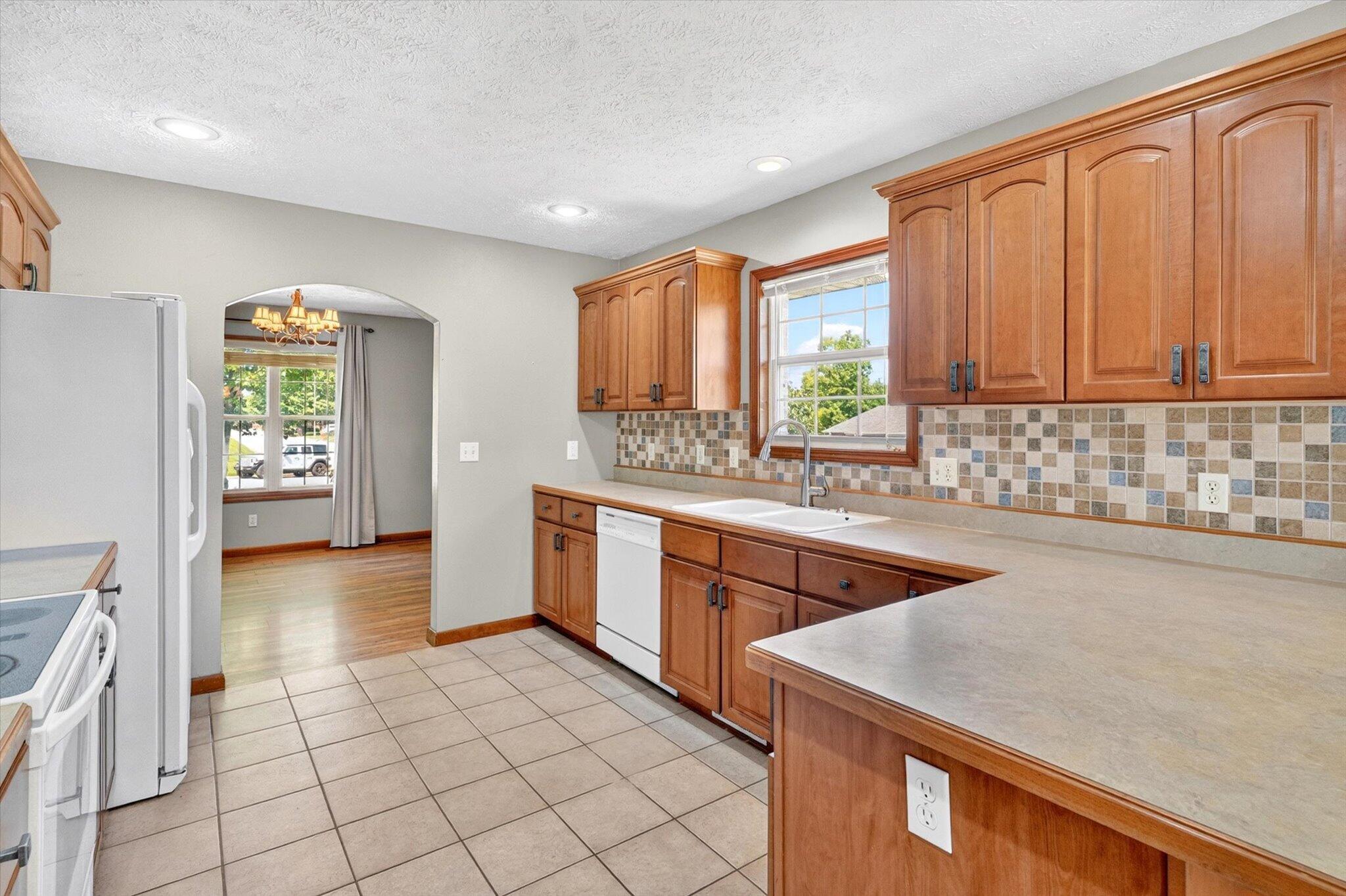 502 South Pepperhill Drive Property Photo 14
