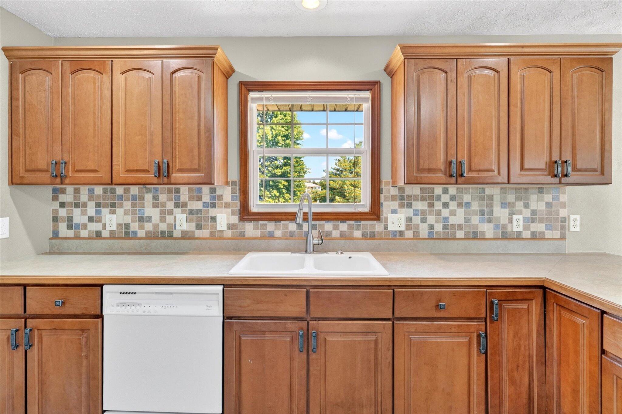502 South Pepperhill Drive Property Photo 15