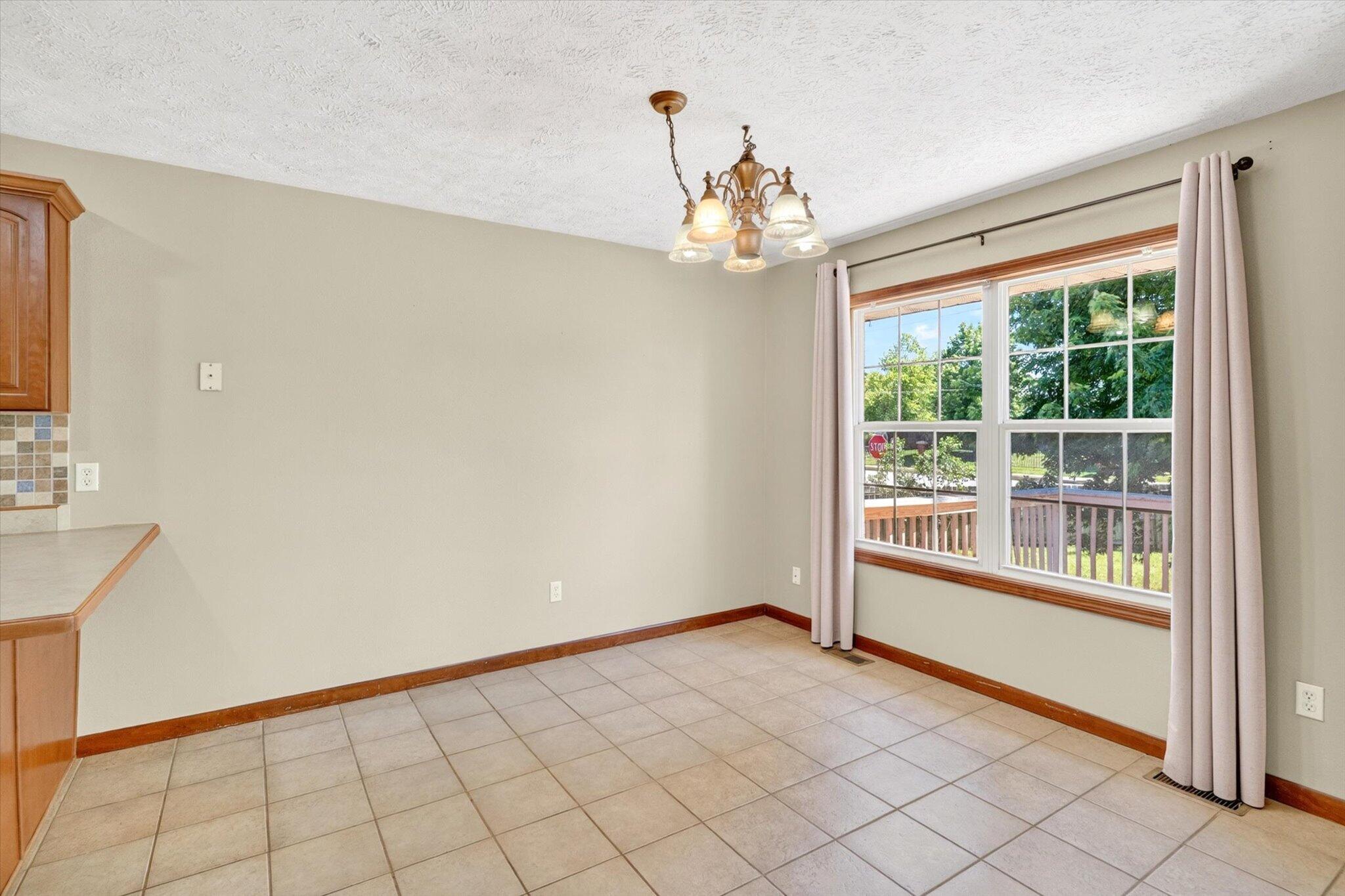502 South Pepperhill Drive Property Photo 17