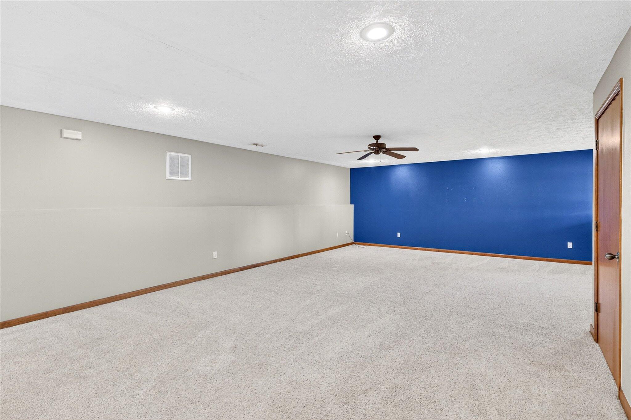 502 South Pepperhill Drive Property Photo 34