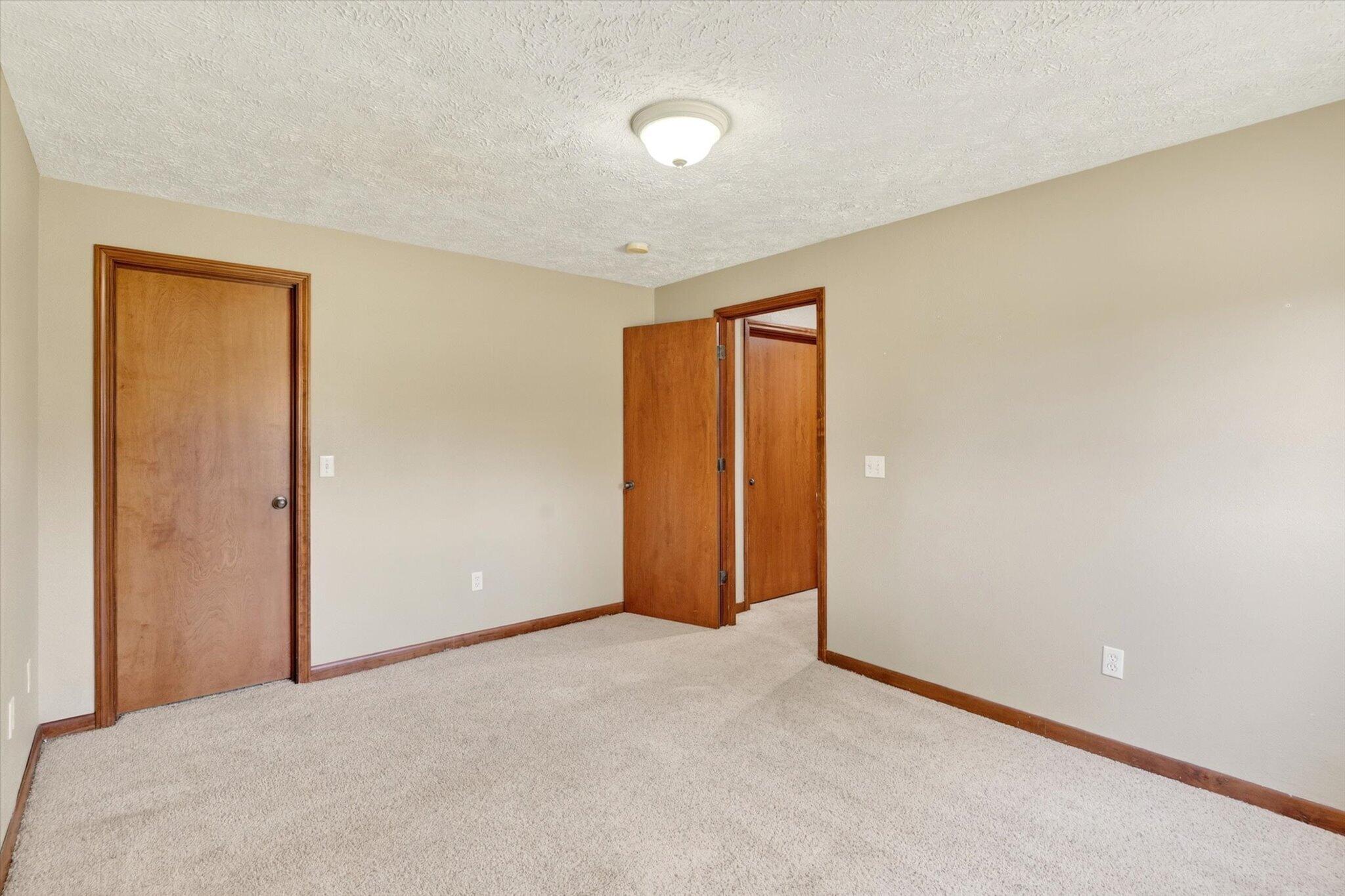502 South Pepperhill Drive Property Photo 39