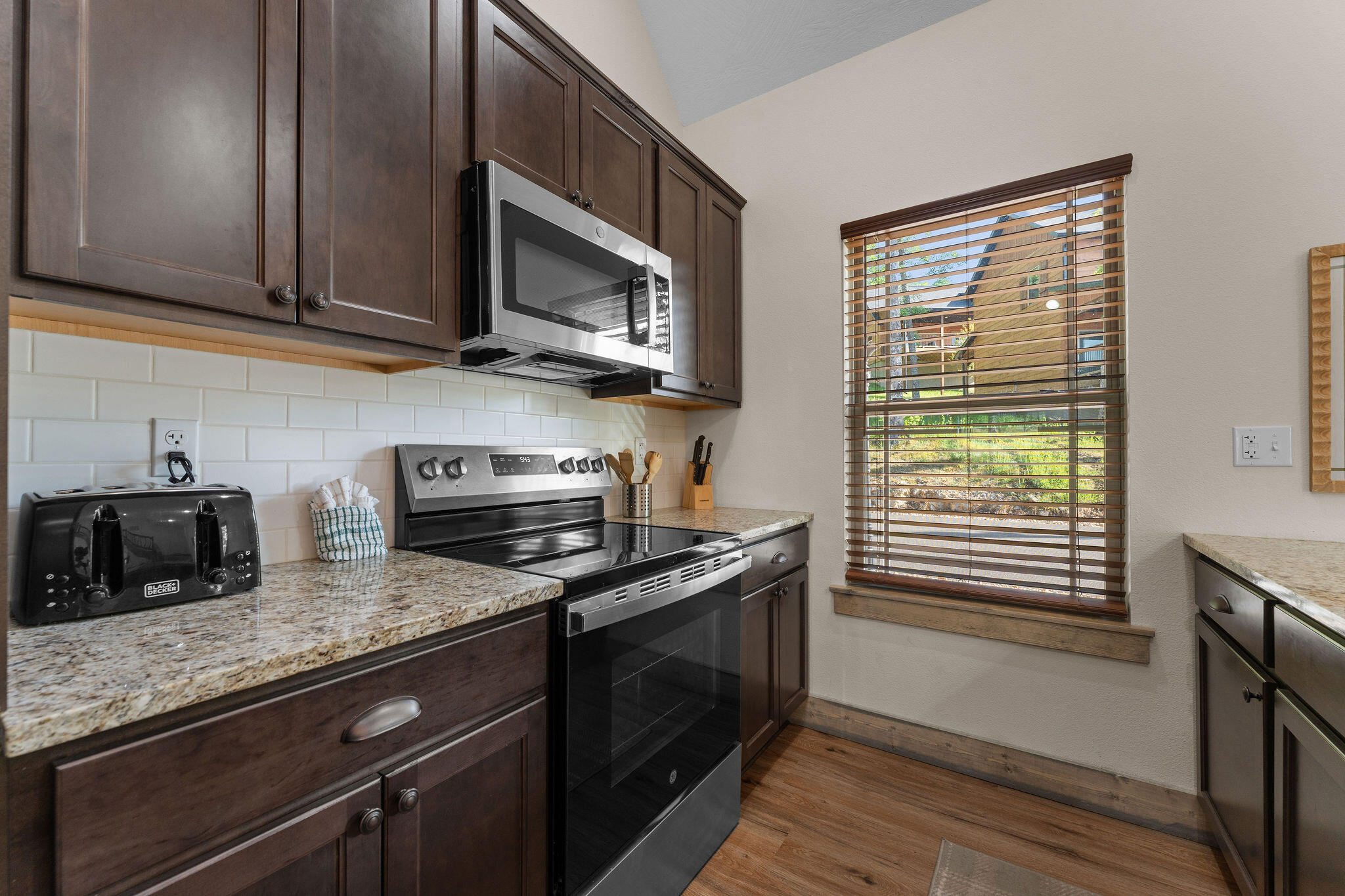 172 Ravine Roadway 29 Property Photo 13