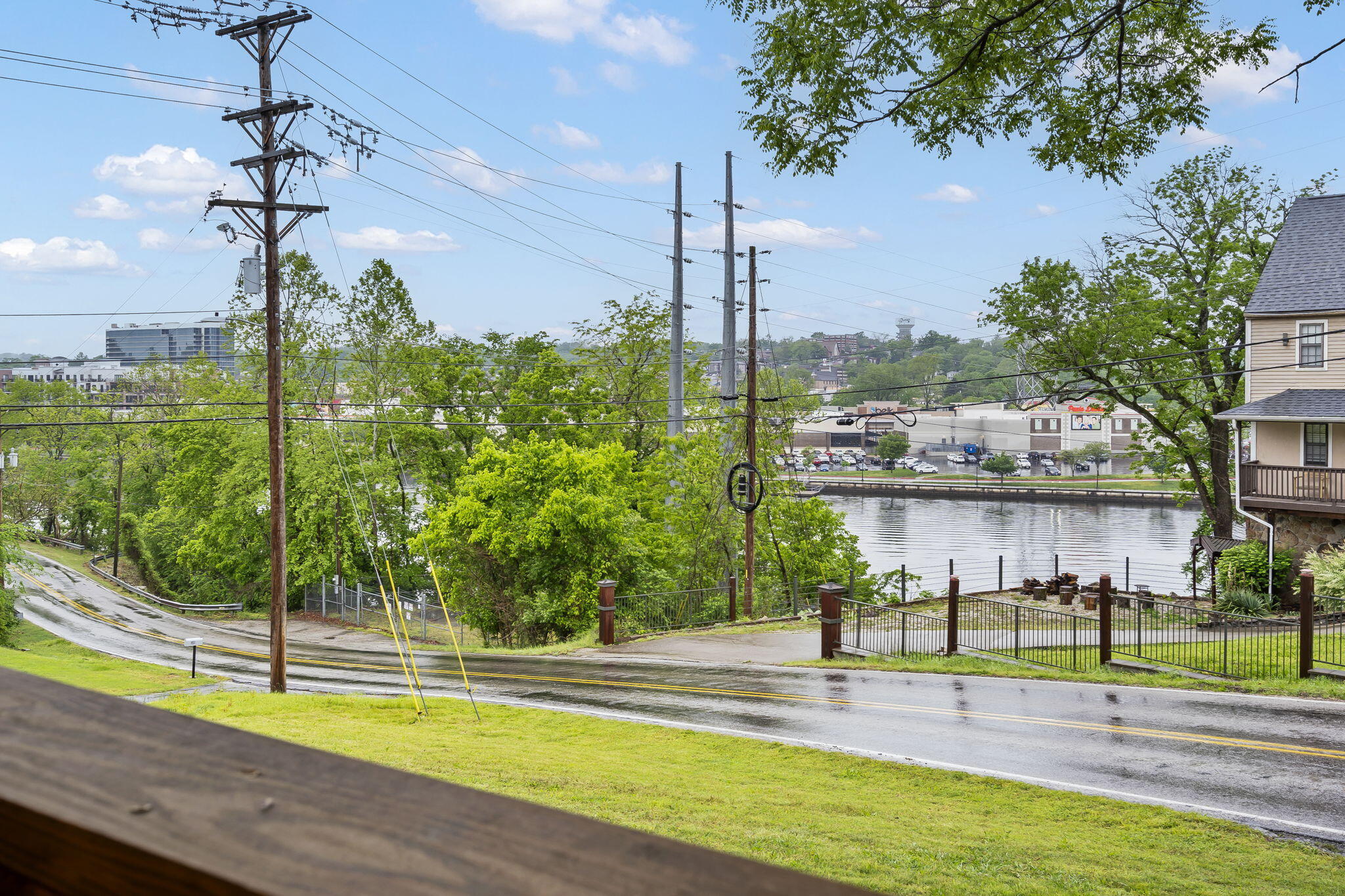 622 Lake Shore Drive Property Photo 4