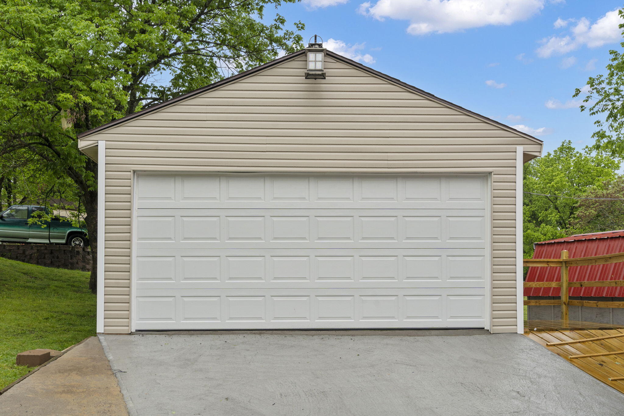 622 Lake Shore Drive Property Photo 9