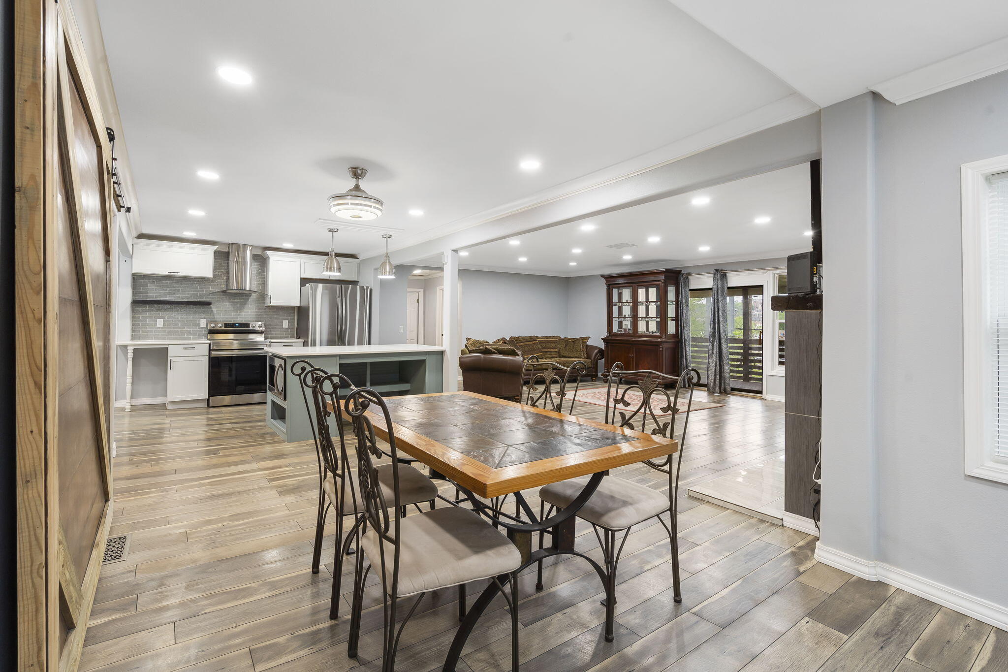 622 Lake Shore Drive Property Photo 18