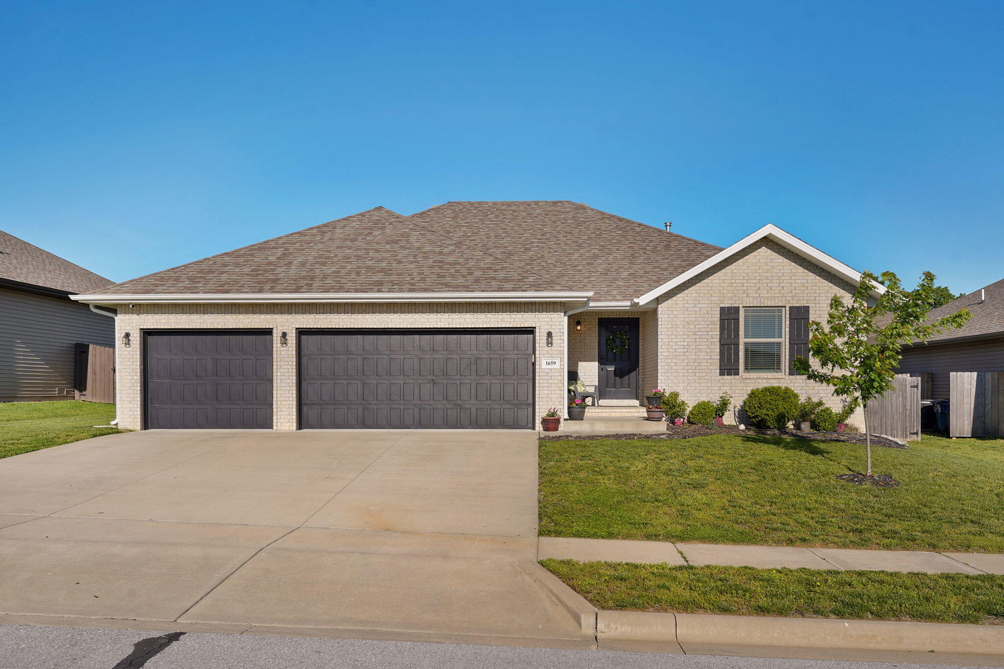 1659 North Kingfisher Drive Property Photo 1