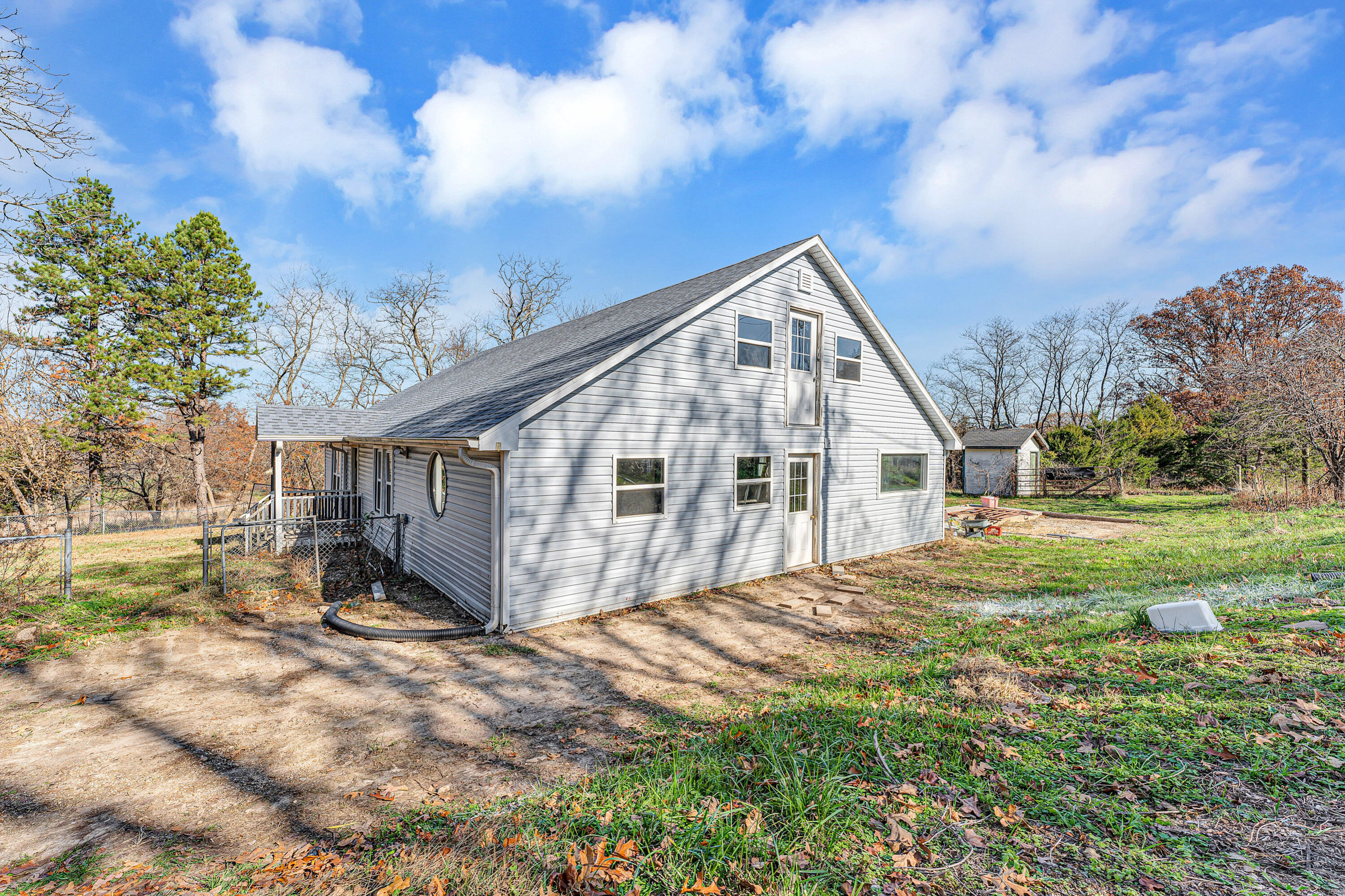 5040 Highway 5 Property Photo 3