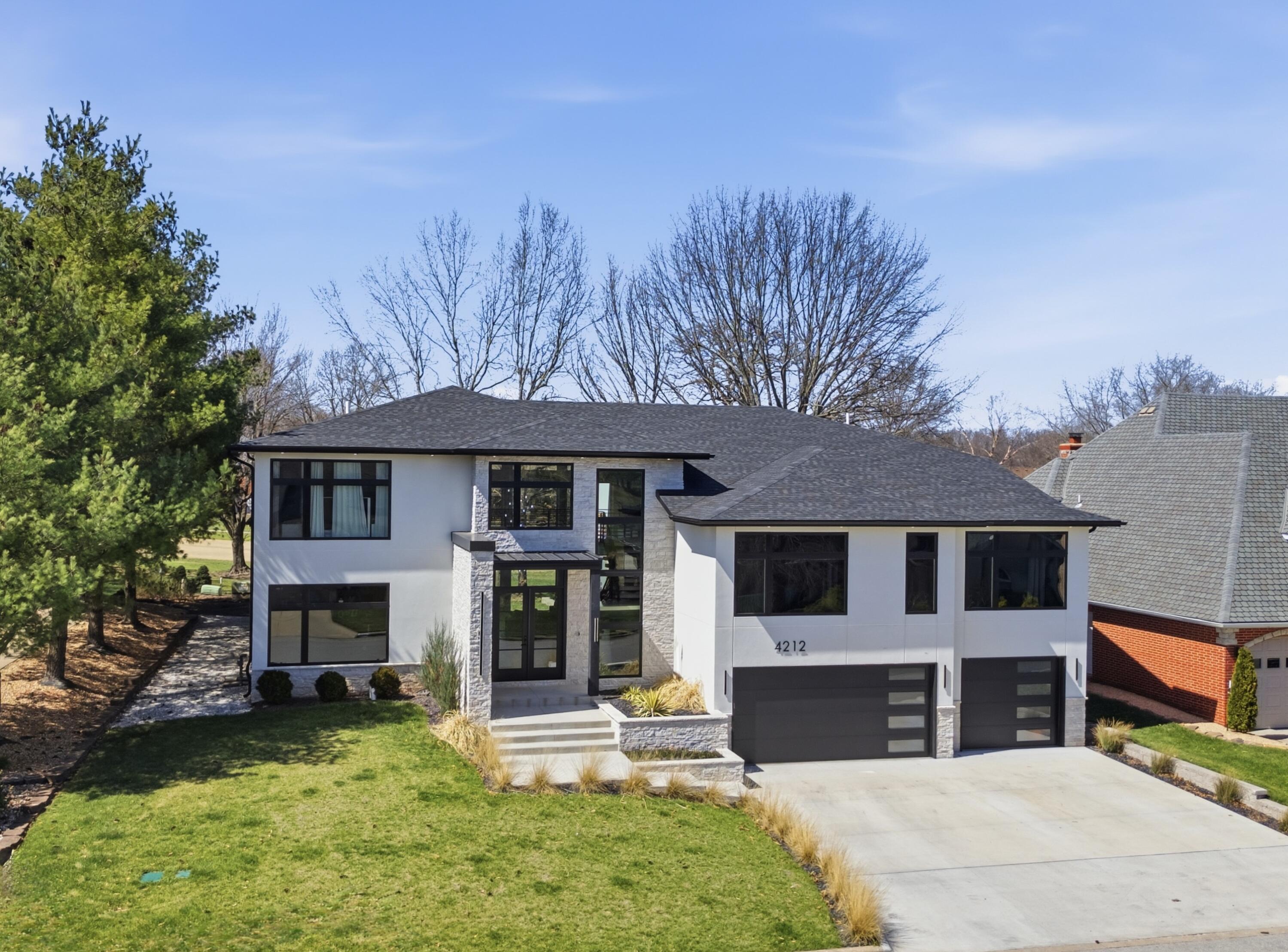 4212 Greenbriar Drive Property Photo 1