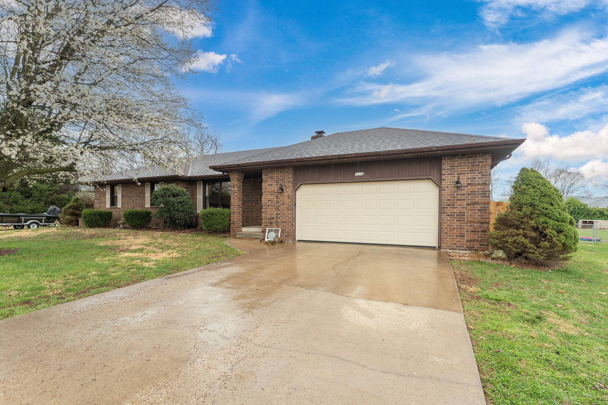 1318 West Meadowbrooke Drive Property Photo 2