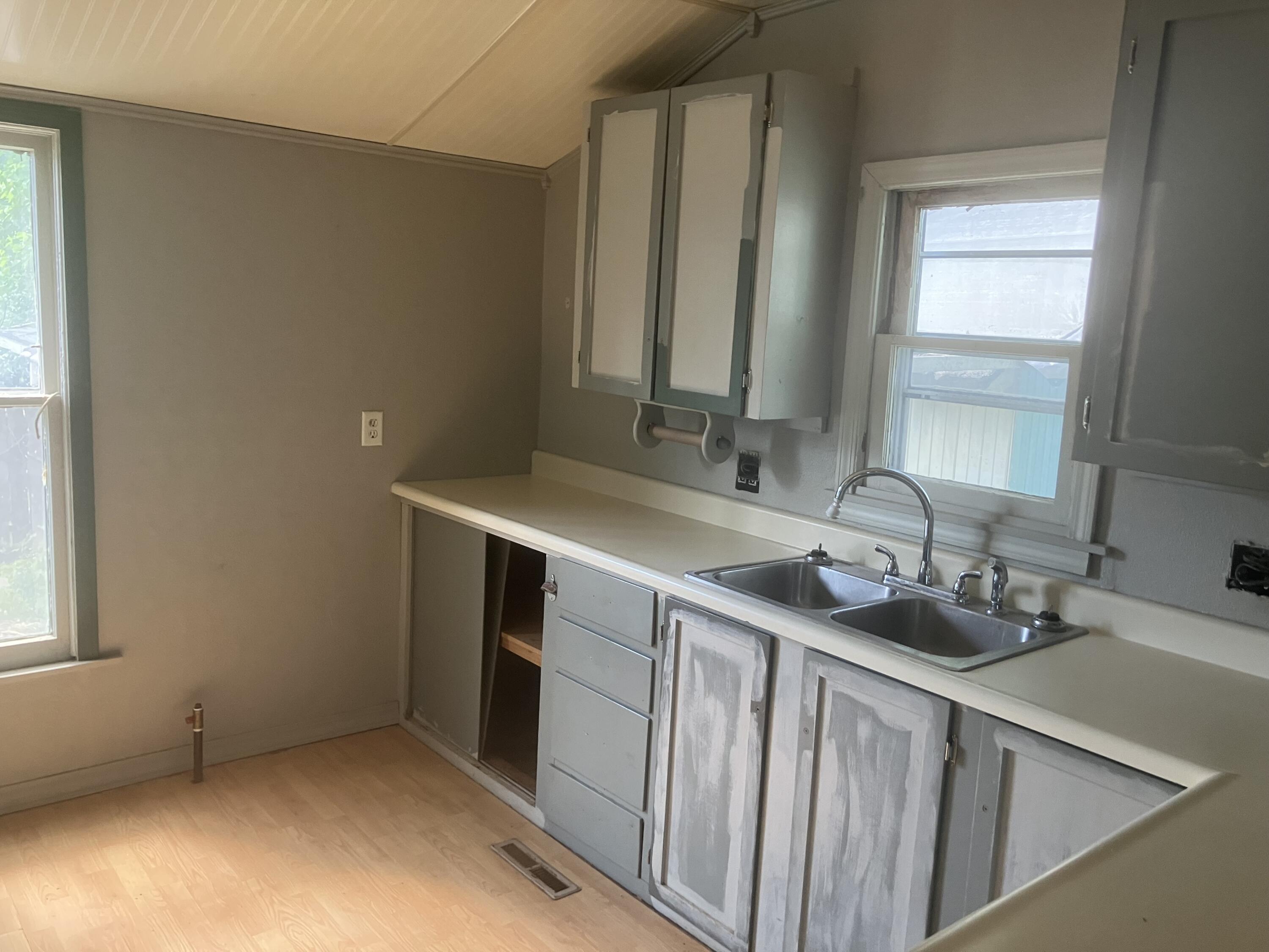 1131 Lyon Street Property Photo 6