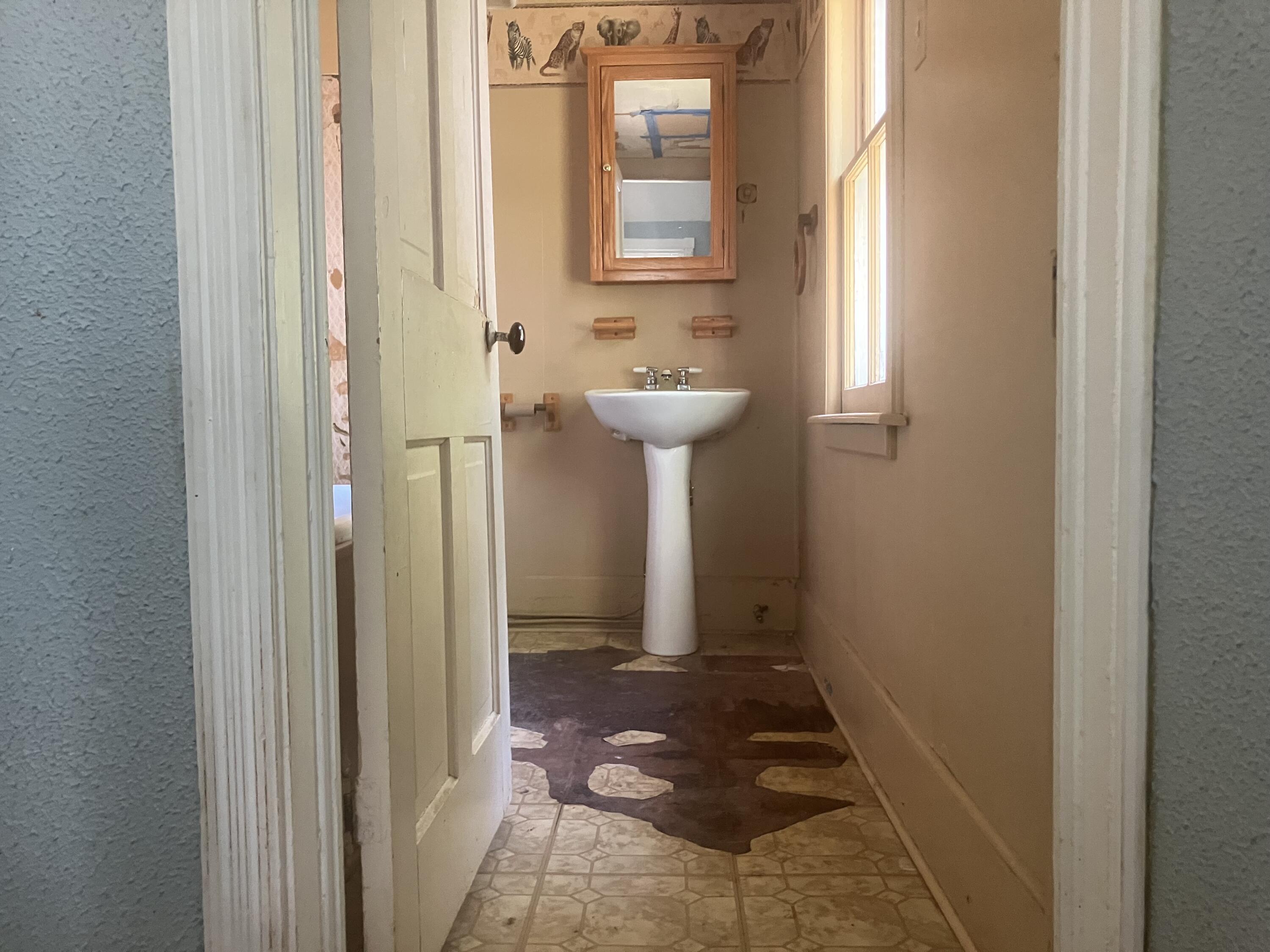 1131 Lyon Street Property Photo 11