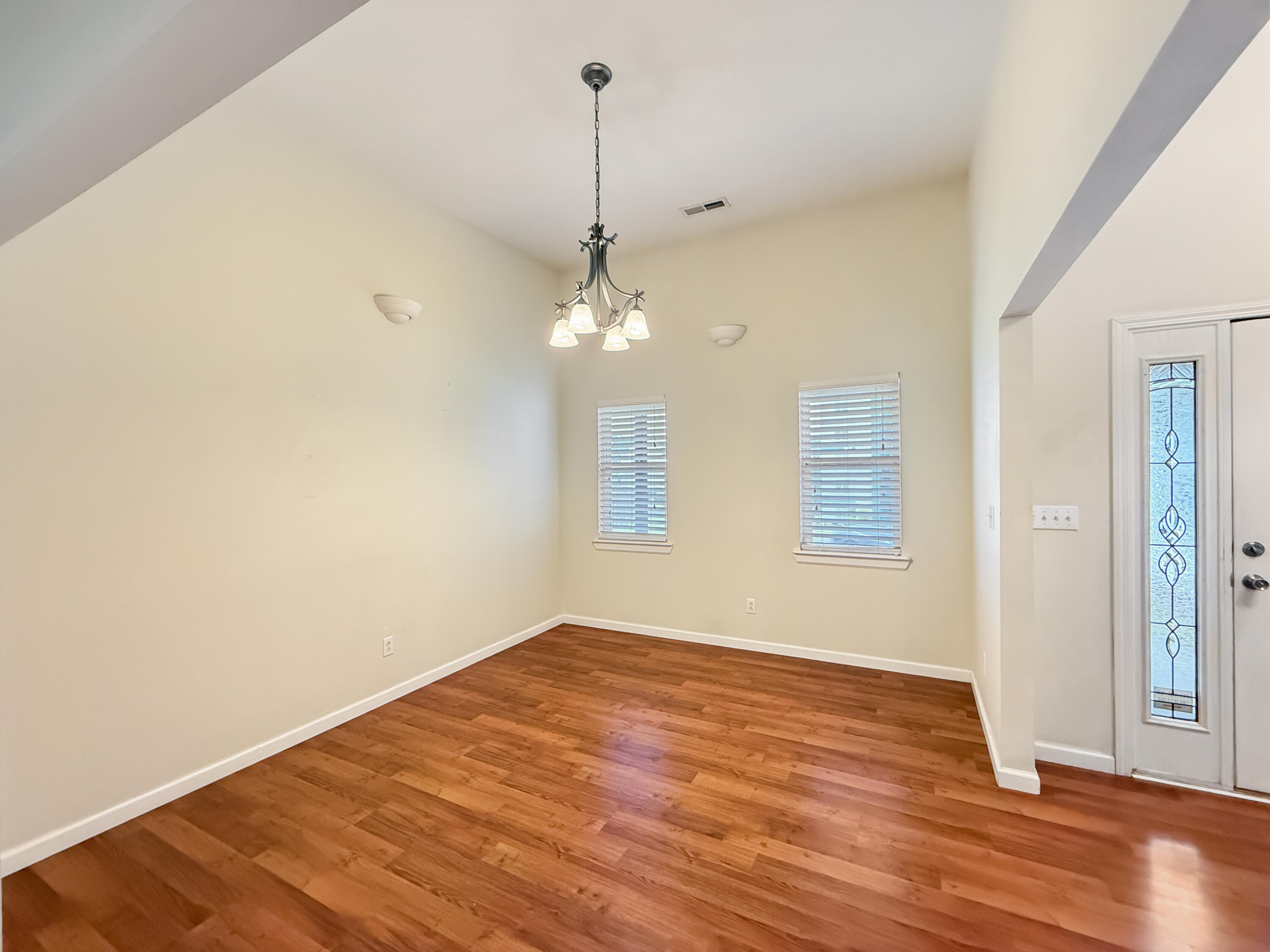 261 Pine Street Property Photo 3