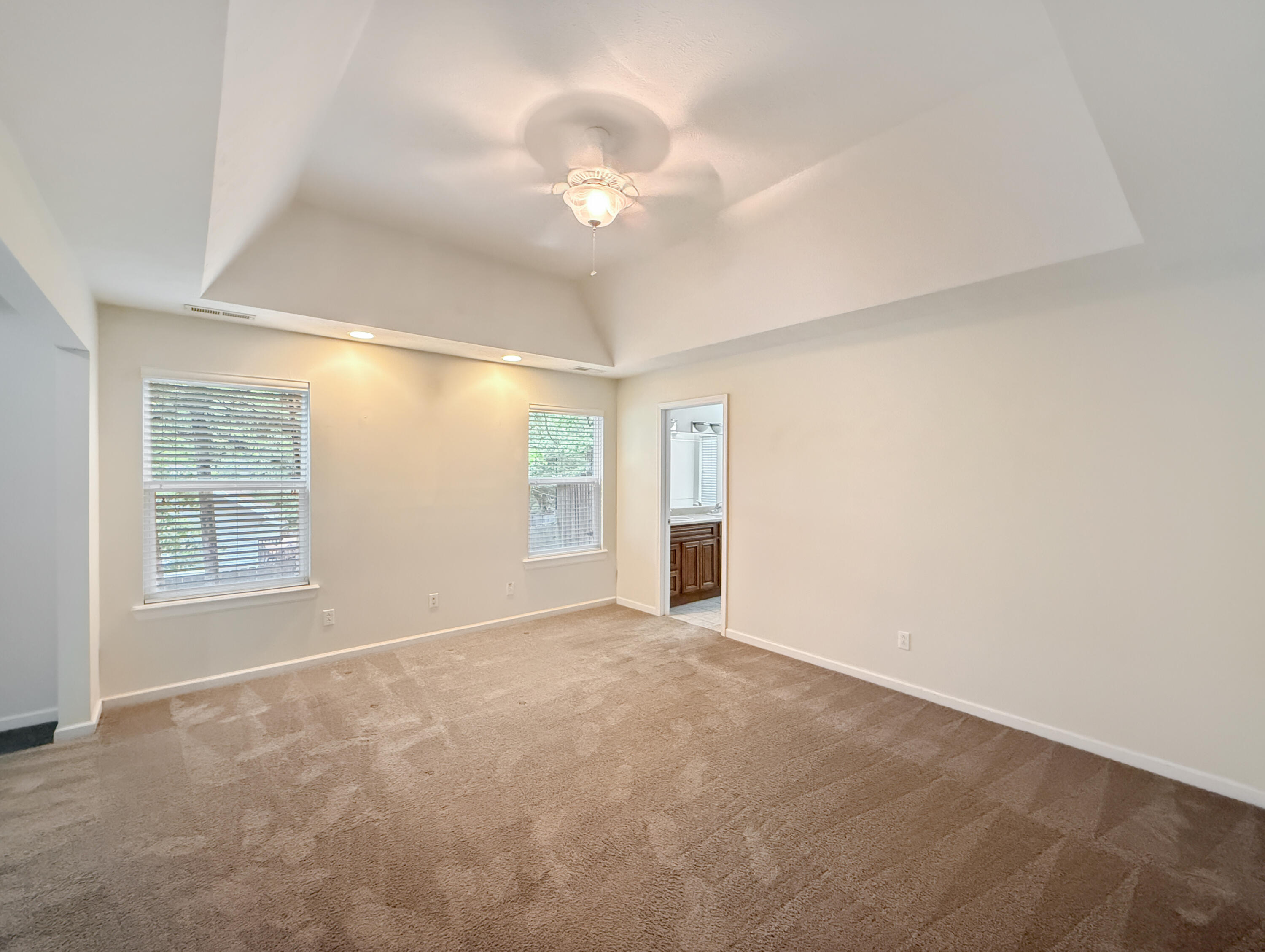 261 Pine Street Property Photo 6