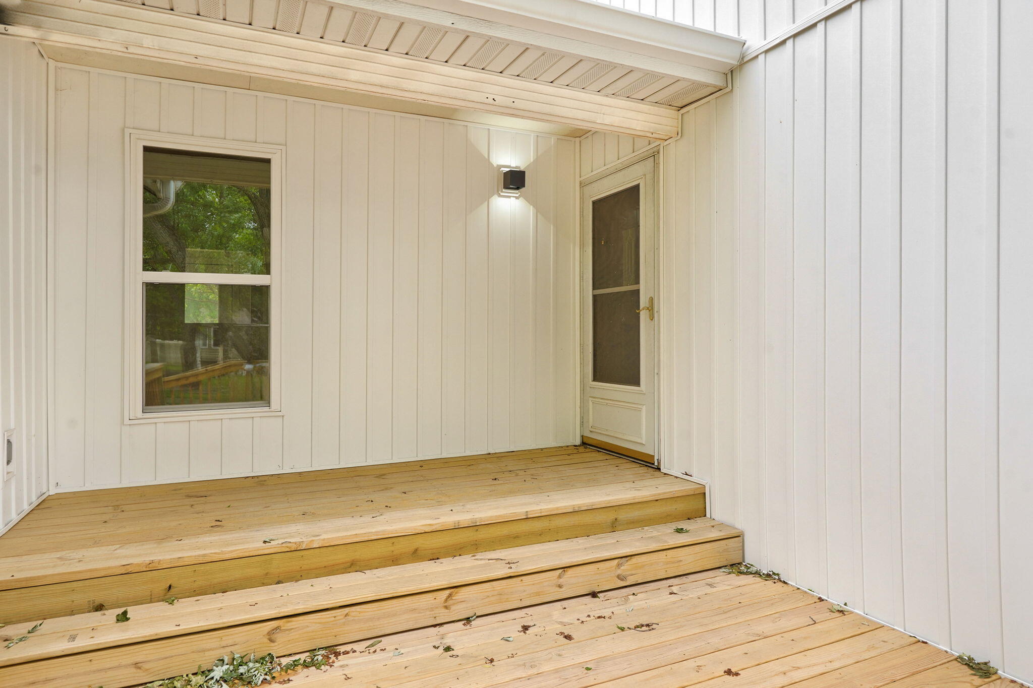 2021 East Lark Street Property Photo 3
