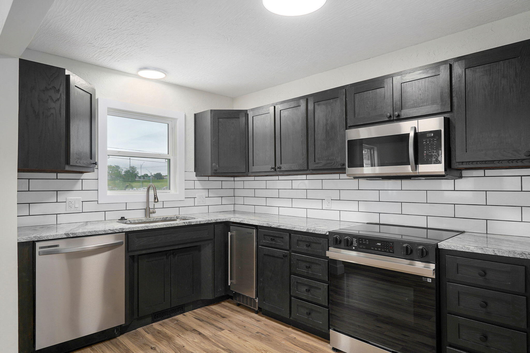 2021 East Lark Street Property Photo 6