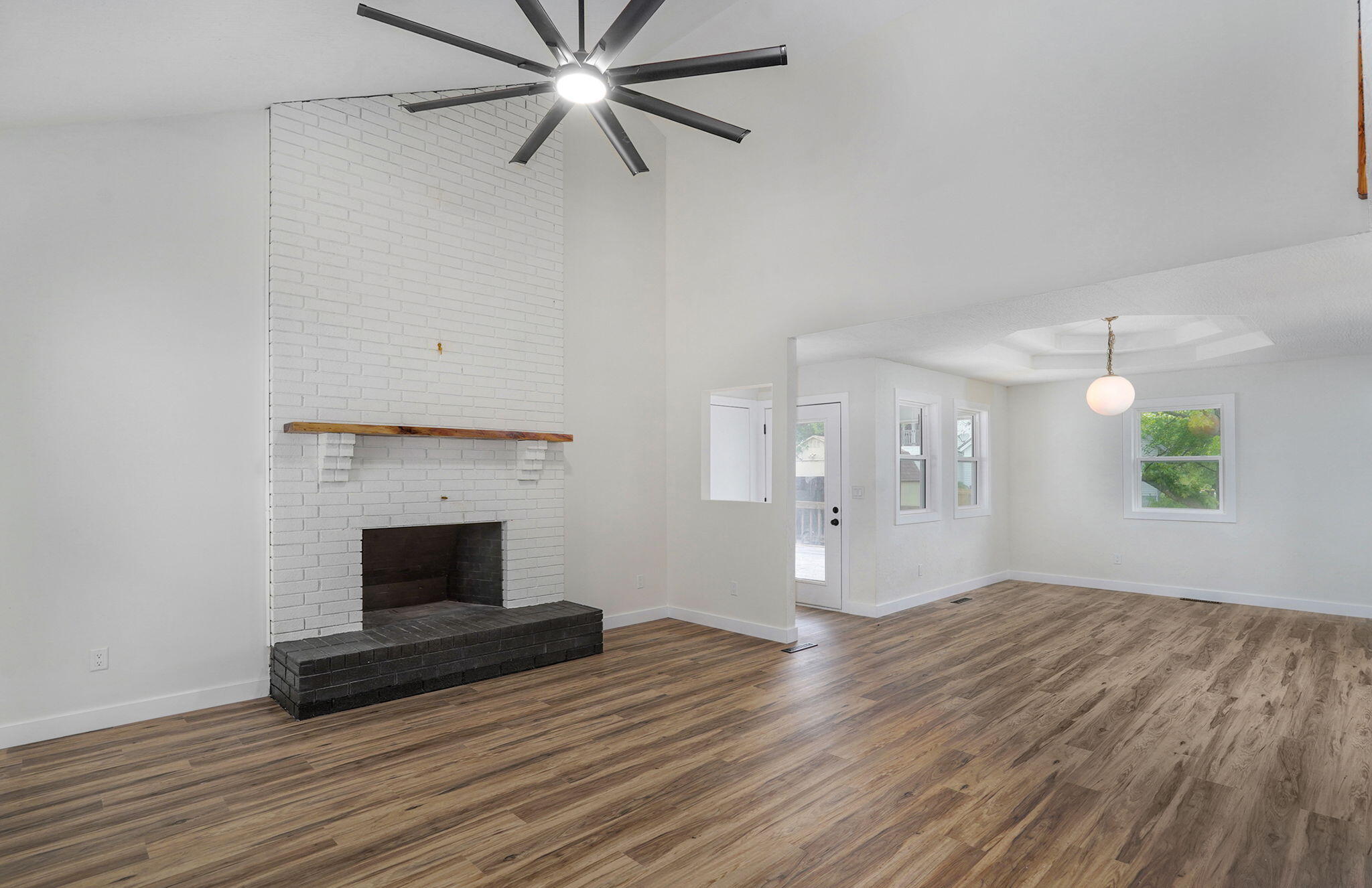 2021 East Lark Street Property Photo 8