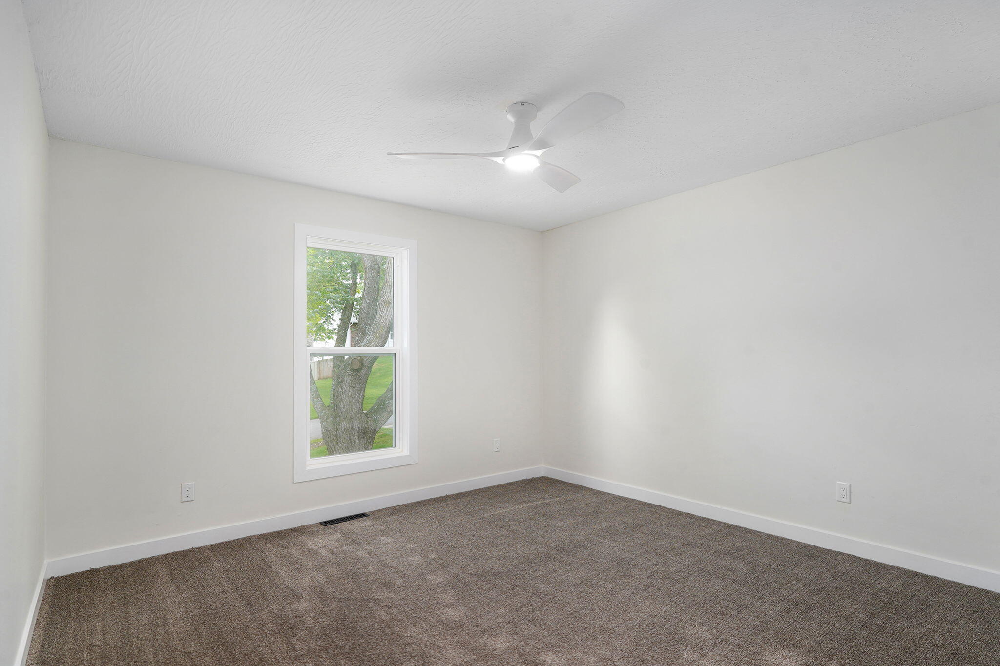 2021 East Lark Street Property Photo 12