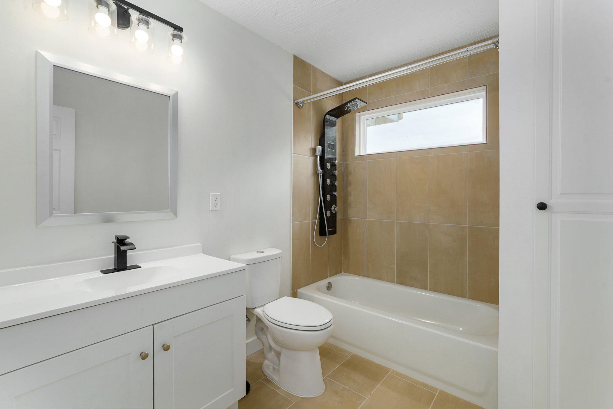 2021 East Lark Street Property Photo 13