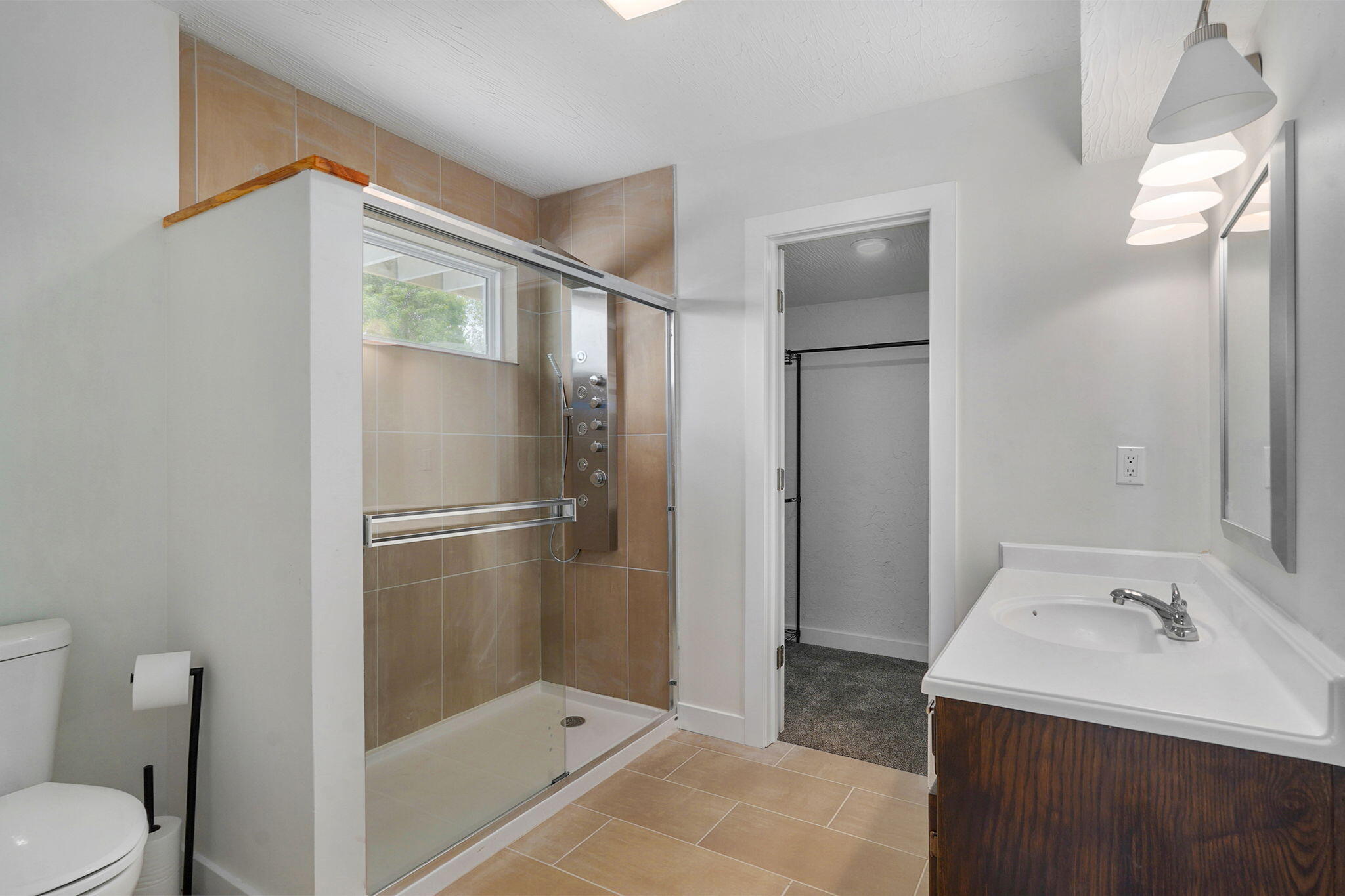 2021 East Lark Street Property Photo 16