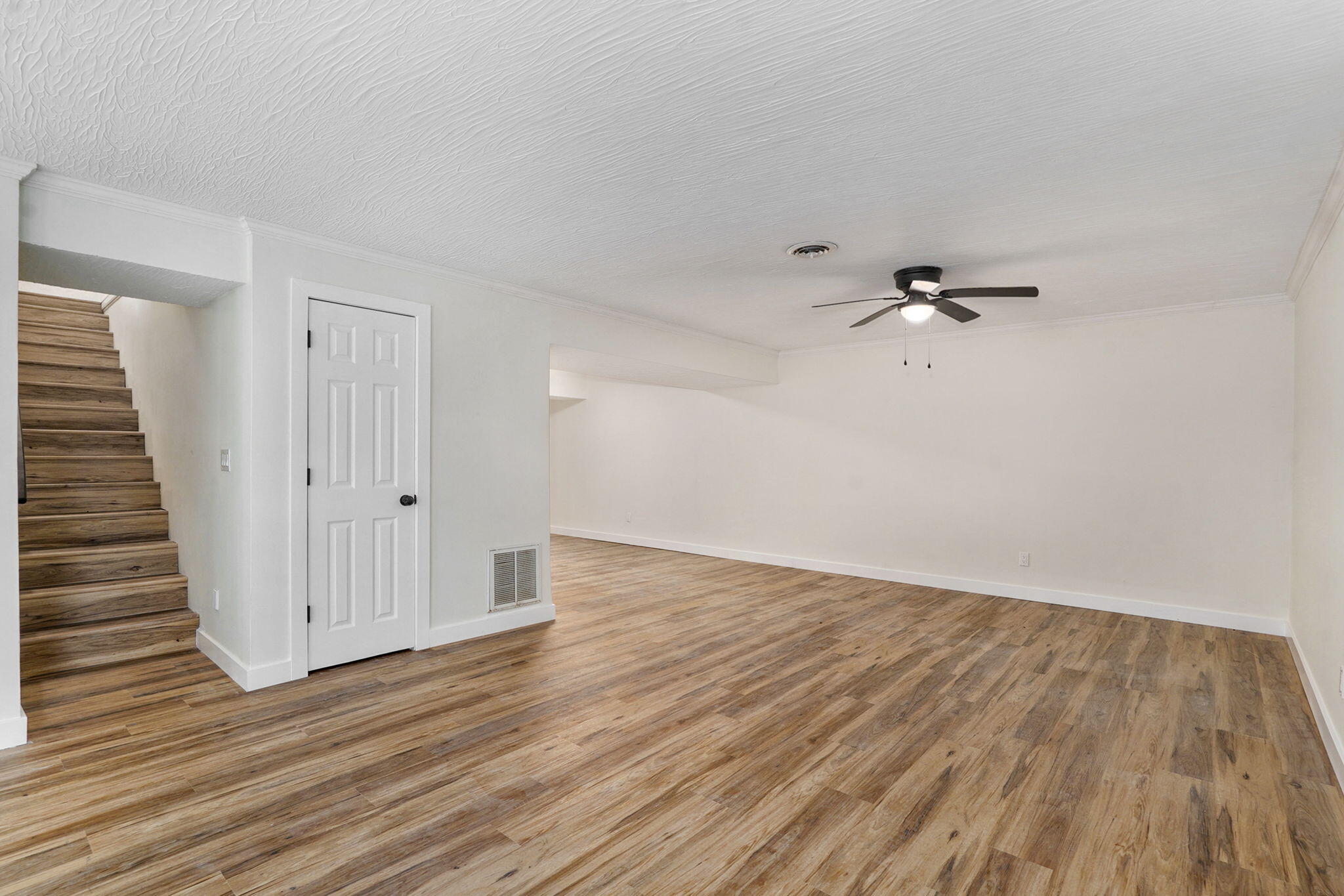 2021 East Lark Street Property Photo 27