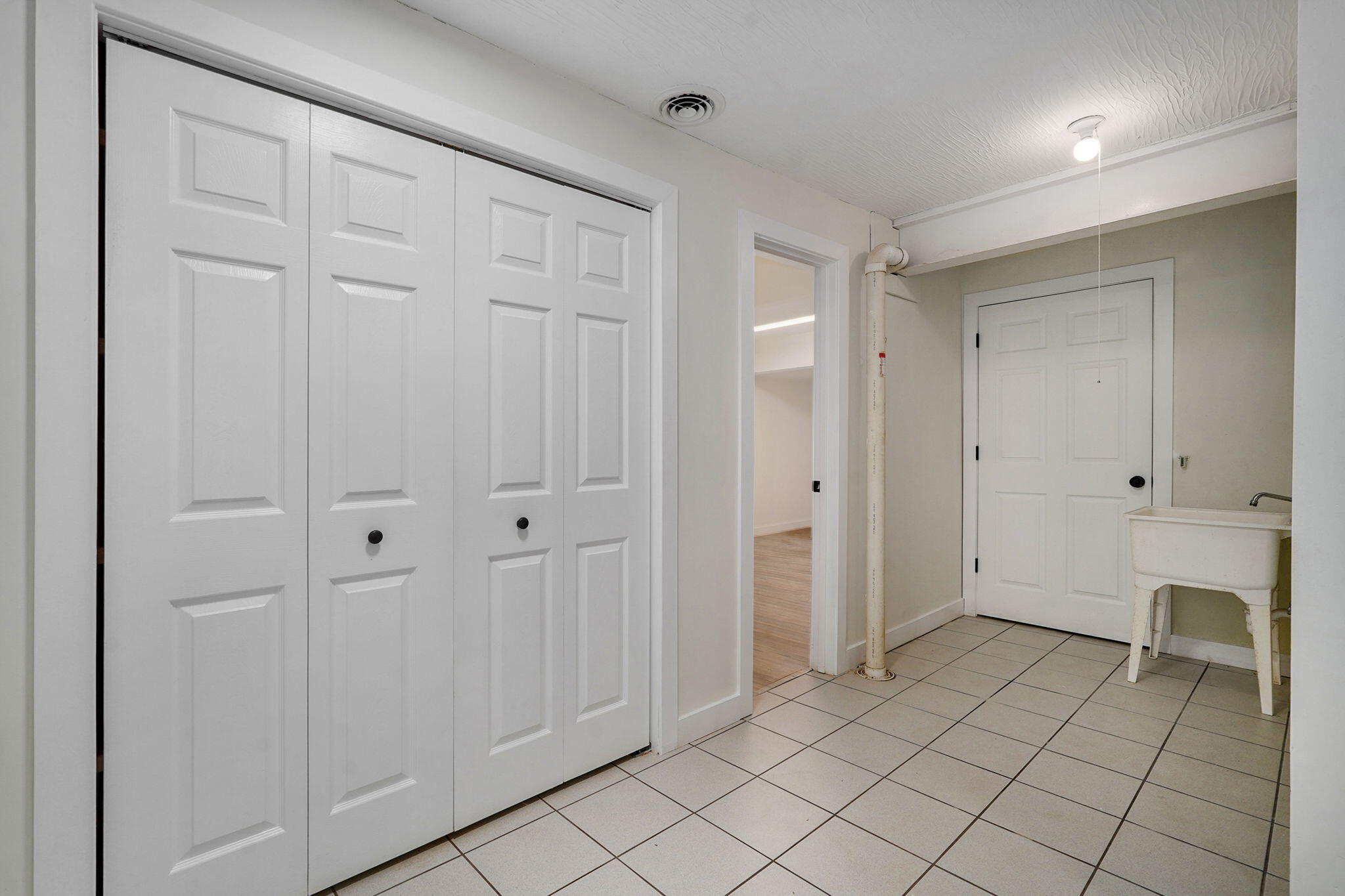 2021 East Lark Street Property Photo 33