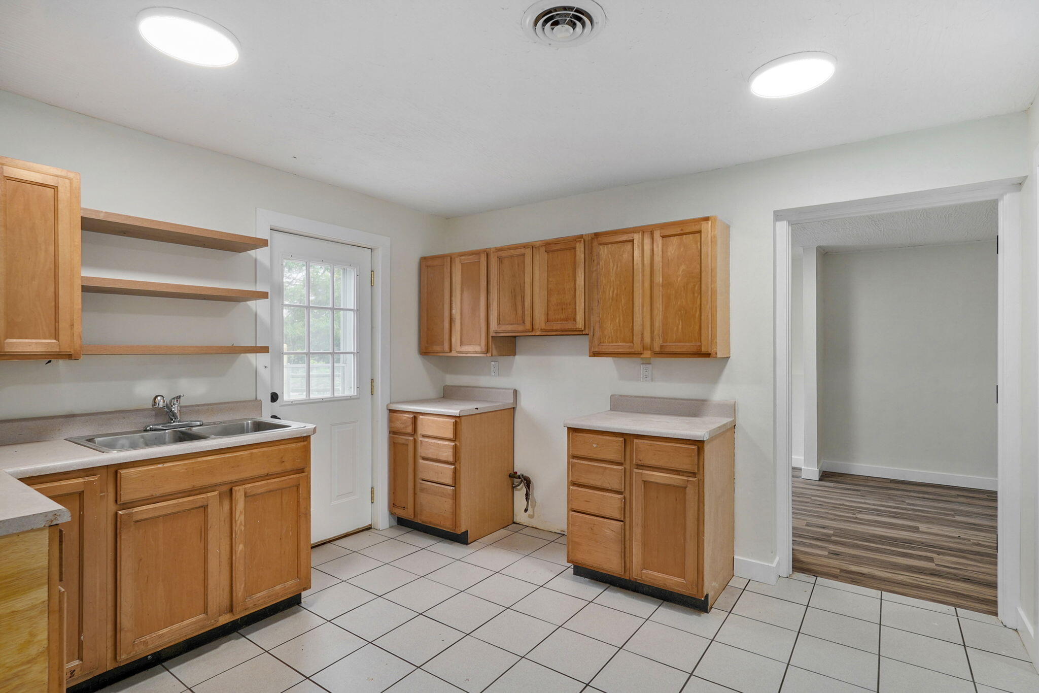 2021 East Lark Street Property Photo 34