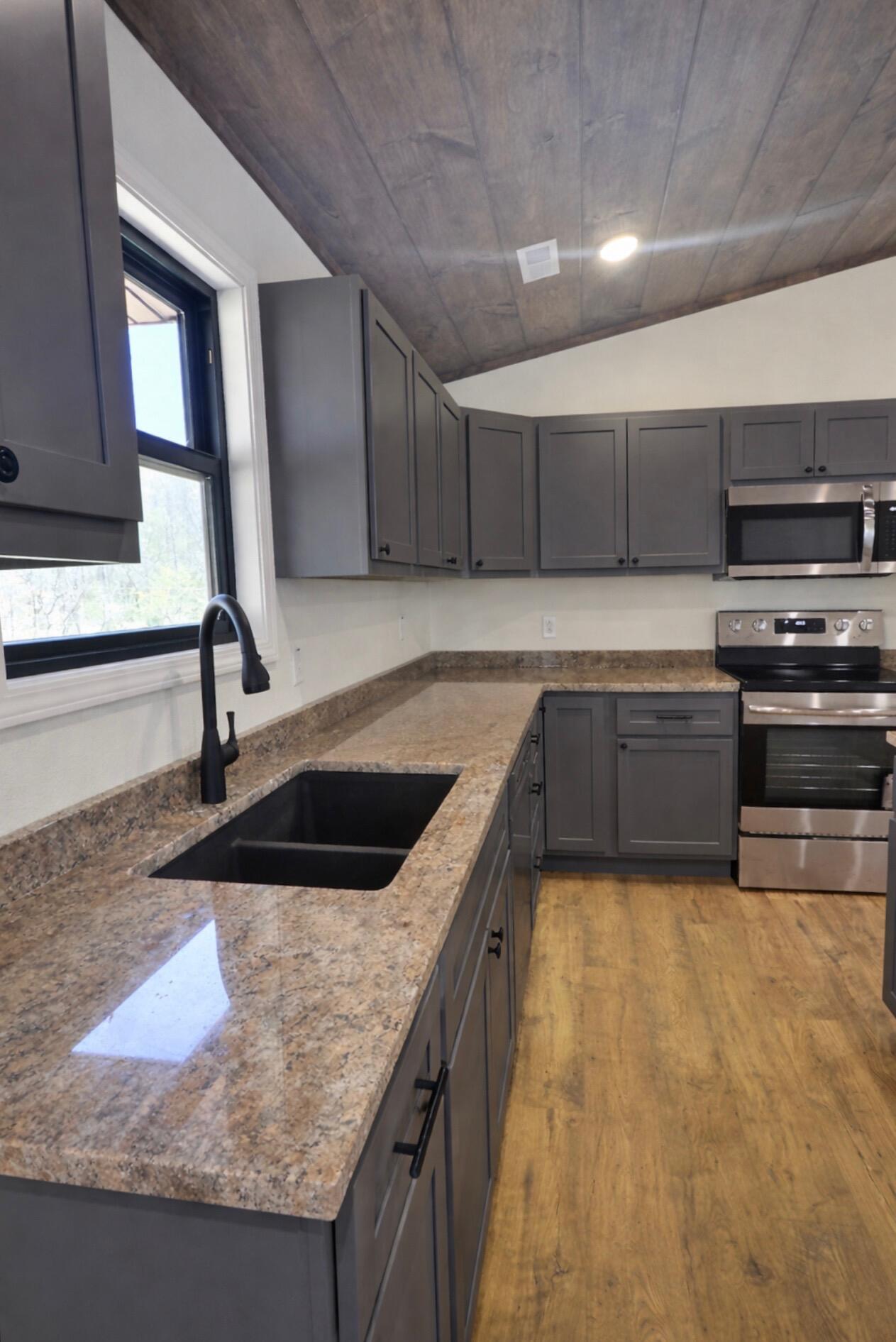 60 Justin Avenue Property Photo 5