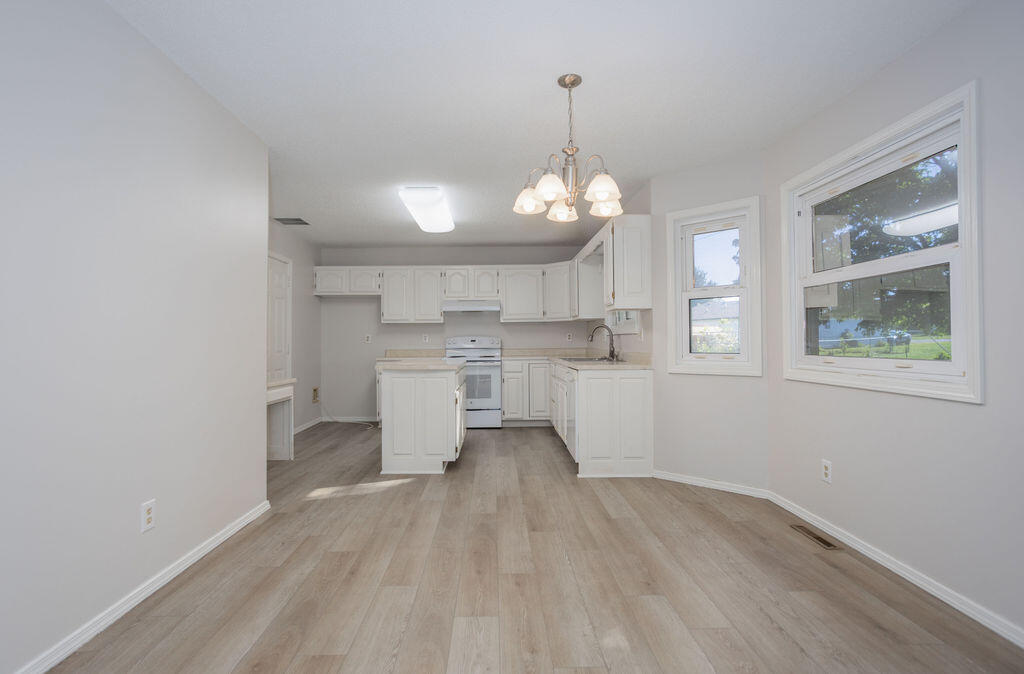 1502 South 17th Avenue Property Photo 9