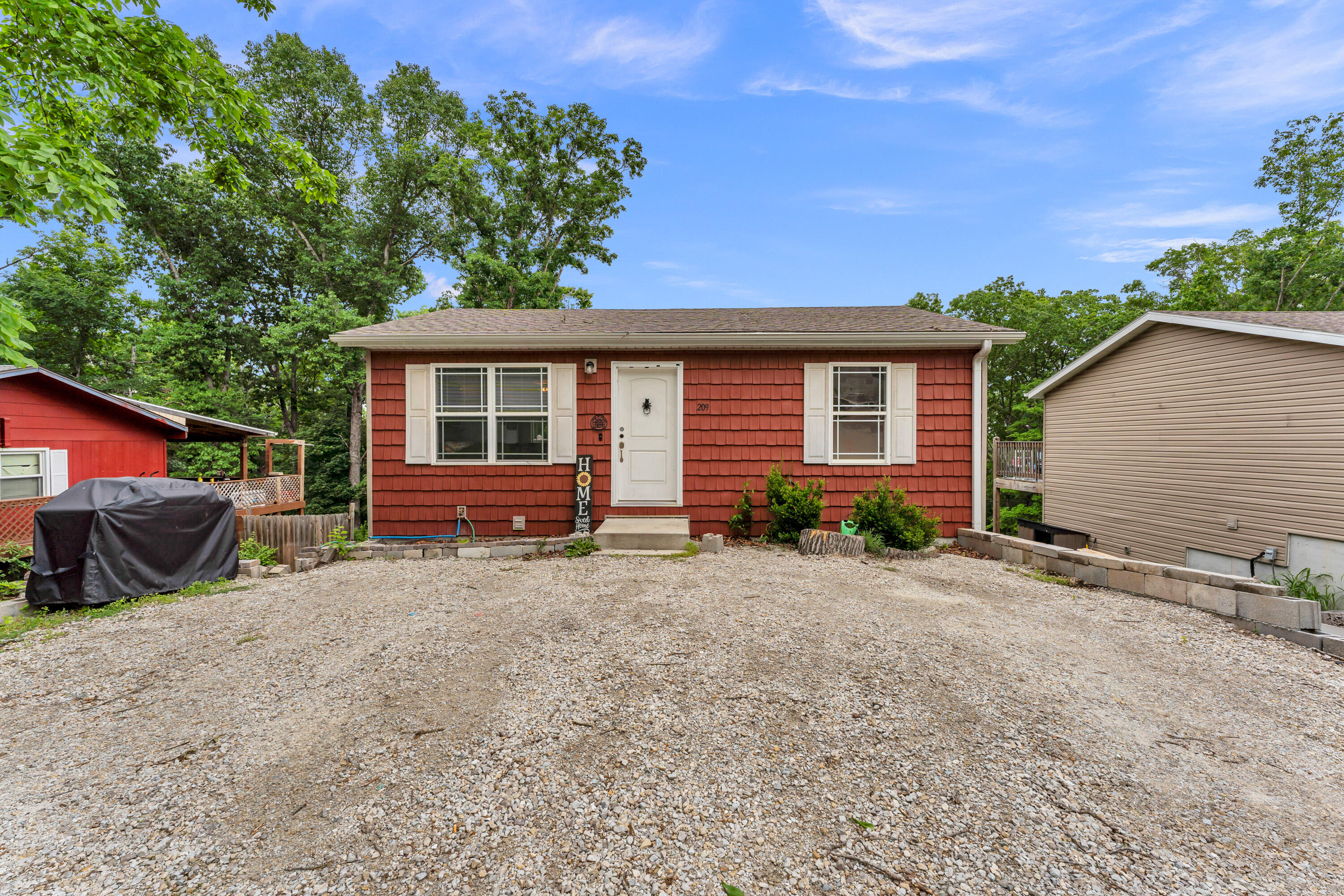 209 Blunk Terrace Property Photo 2