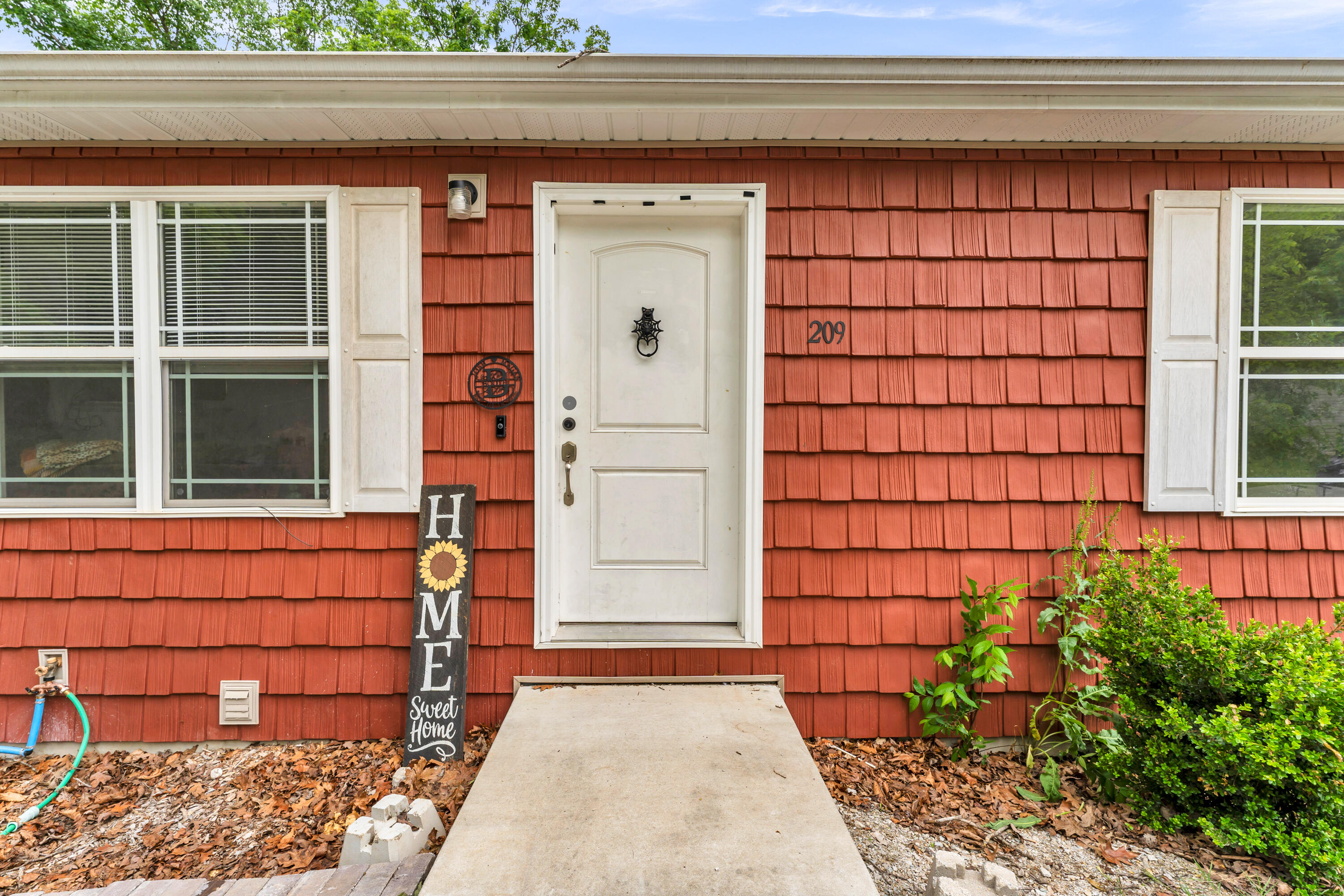 209 Blunk Terrace Property Photo 3