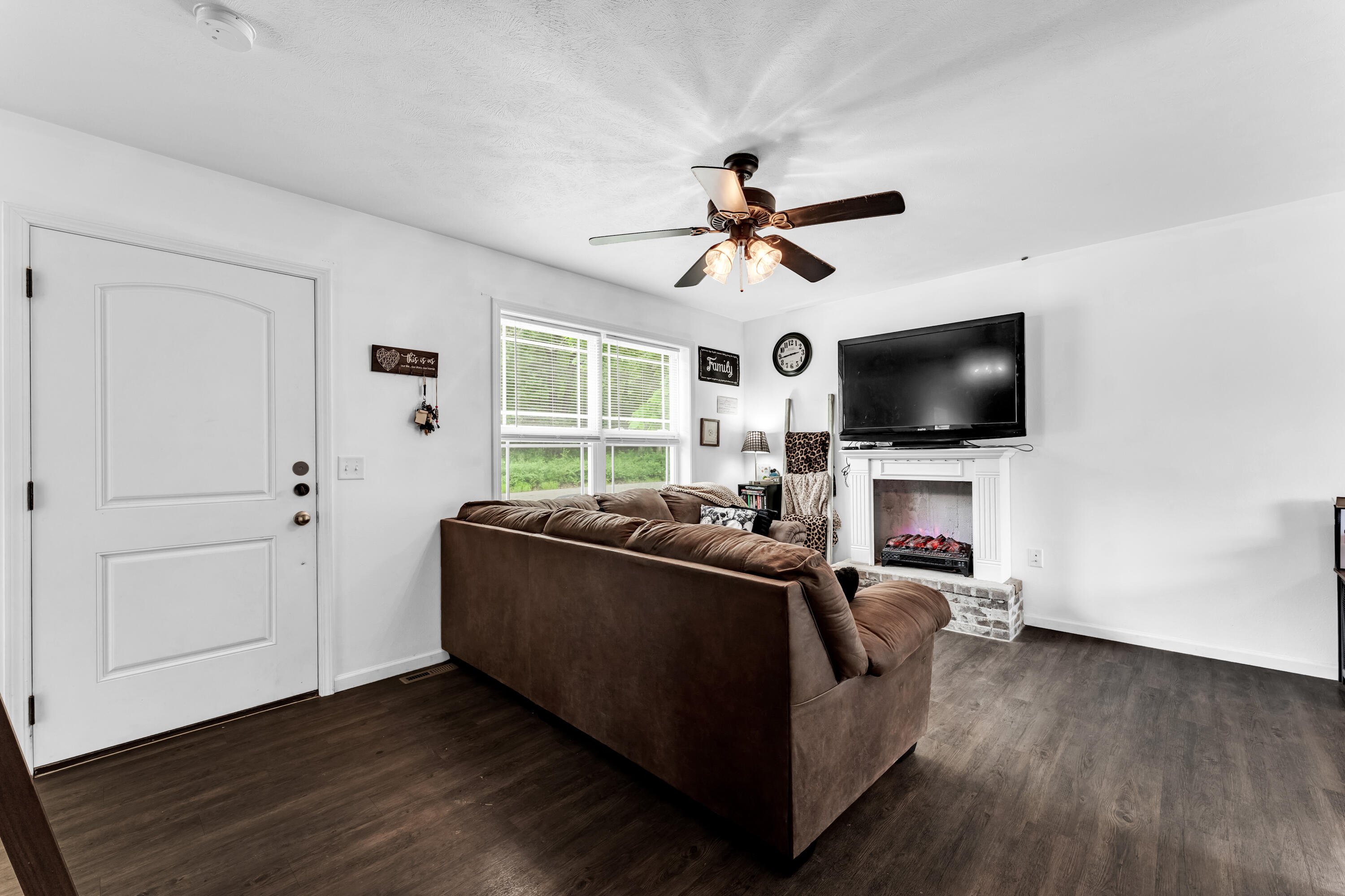 209 Blunk Terrace Property Photo 4