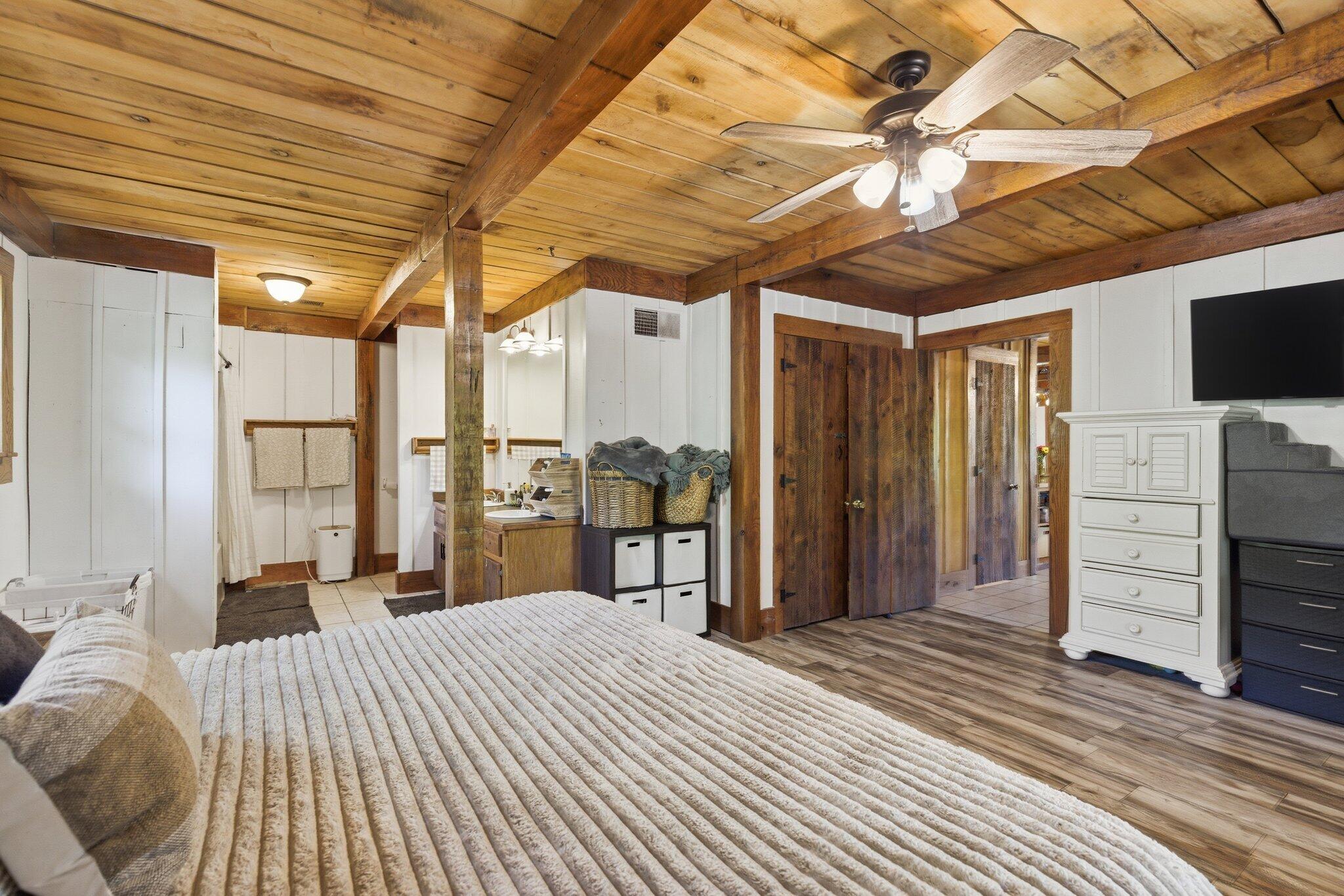 9004 Timber Drive Property Photo 17