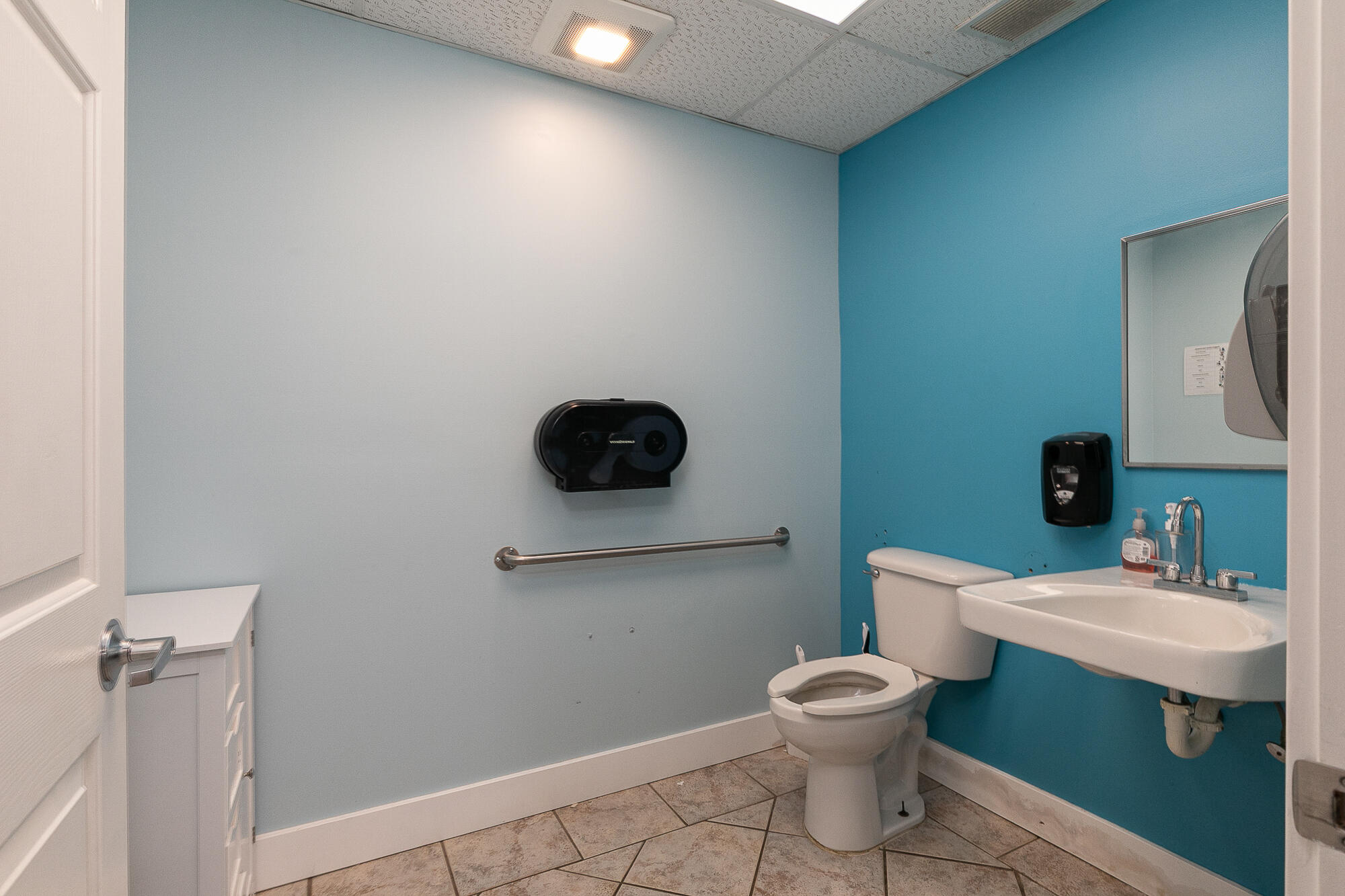 500 West Daniels Street Property Photo 26