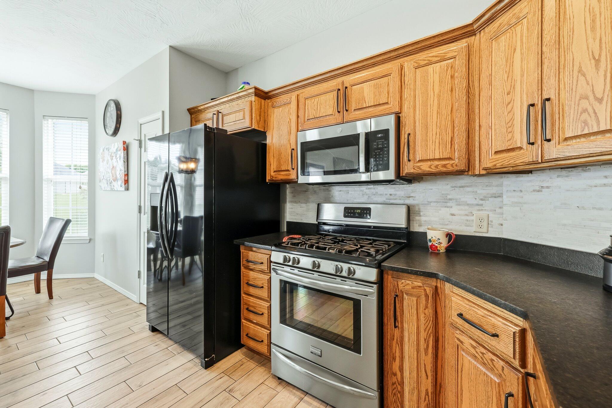 370 Shores Parkway Property Photo 16