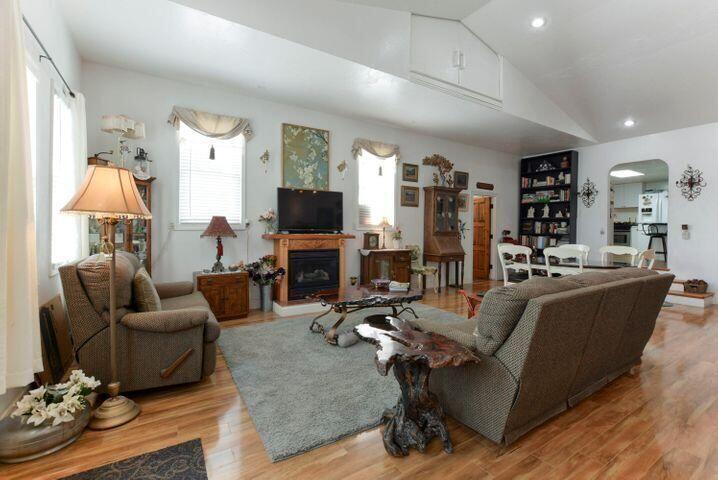 293 Dora Lane Property Photo 3